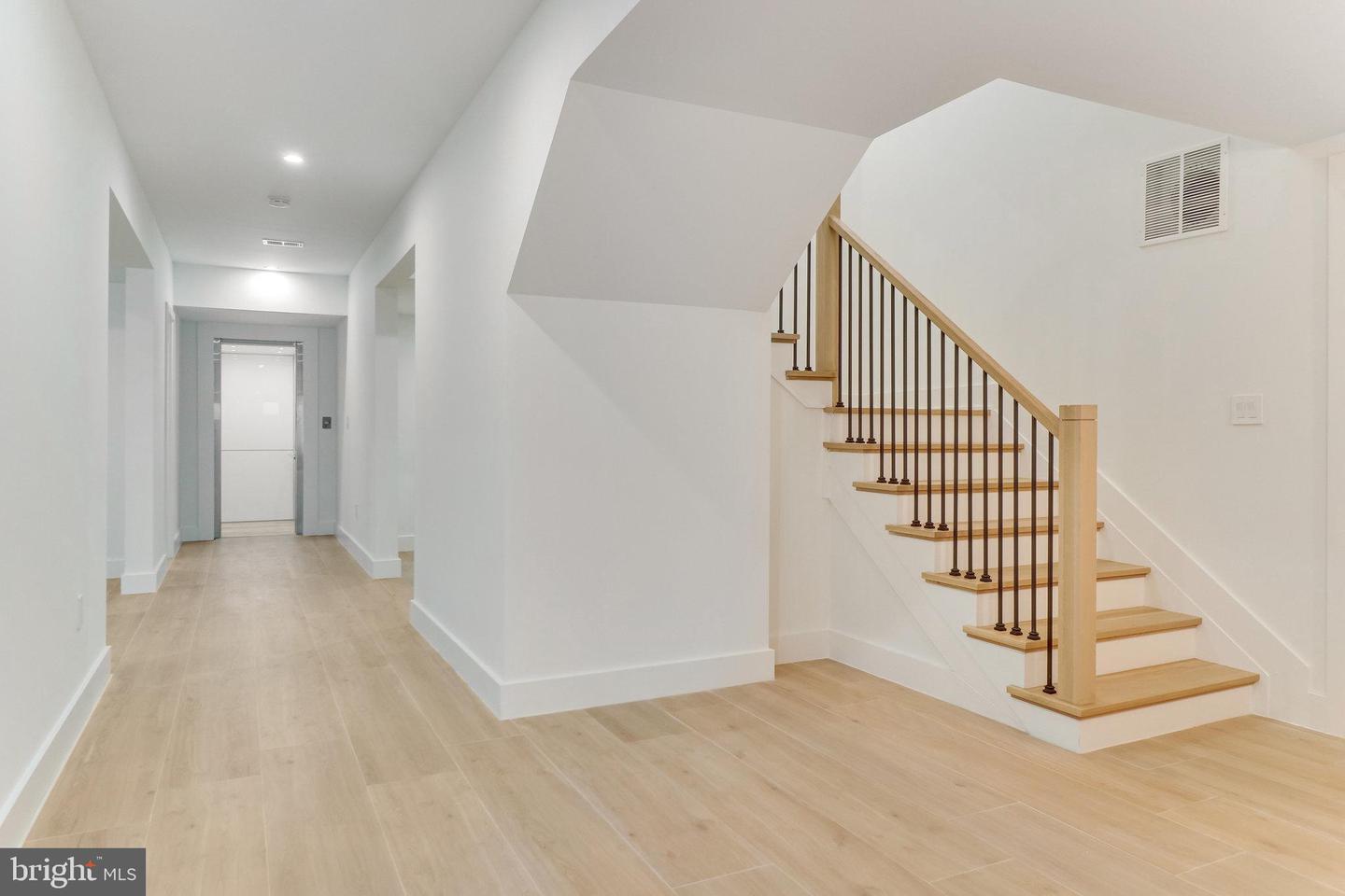 7816 GEORGETOWN PIKE, MCLEAN, Virginia 22102, 7 Bedrooms Bedrooms, ,6 BathroomsBathrooms,Residential,For sale,7816 GEORGETOWN PIKE,VAFX2276264 MLS # VAFX2276264 7816 GEORGETOWN PIKE, MCLEAN, Virginia 22102, 7 Bedrooms Bedrooms, ,6 BathroomsBathrooms,Residential,For sale,7816 GEORGETOWN PIKE,VAFX2276264 MLS # VAFX2276264