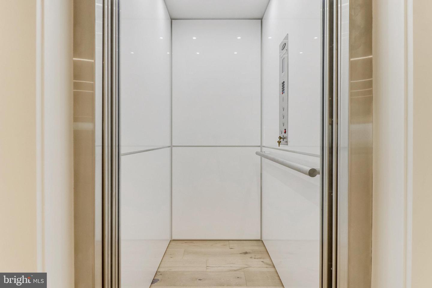 7816 GEORGETOWN PIKE, MCLEAN, Virginia 22102, 7 Bedrooms Bedrooms, ,6 BathroomsBathrooms,Residential,For sale,7816 GEORGETOWN PIKE,VAFX2276264 MLS # VAFX2276264 7816 GEORGETOWN PIKE, MCLEAN, Virginia 22102, 7 Bedrooms Bedrooms, ,6 BathroomsBathrooms,Residential,For sale,7816 GEORGETOWN PIKE,VAFX2276264 MLS # VAFX2276264