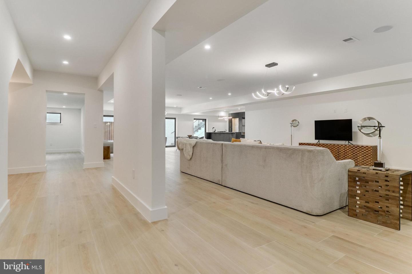 7816 GEORGETOWN PIKE, MCLEAN, Virginia 22102, 7 Bedrooms Bedrooms, ,6 BathroomsBathrooms,Residential,For sale,7816 GEORGETOWN PIKE,VAFX2276264 MLS # VAFX2276264 7816 GEORGETOWN PIKE, MCLEAN, Virginia 22102, 7 Bedrooms Bedrooms, ,6 BathroomsBathrooms,Residential,For sale,7816 GEORGETOWN PIKE,VAFX2276264 MLS # VAFX2276264