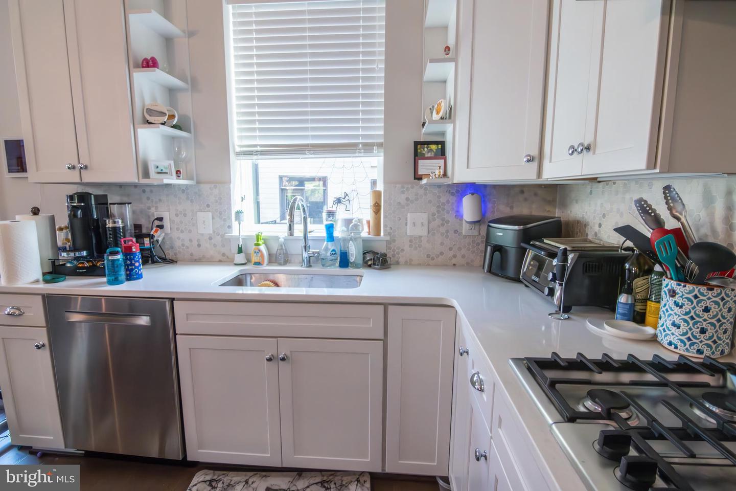 5138 CARTERS LN, ALEXANDRIA, Virginia 22311, 3 Bedrooms Bedrooms, ,3 BathroomsBathrooms,Residential,For sale,5138 CARTERS LN,VAAX2051146 MLS # VAAX2051146