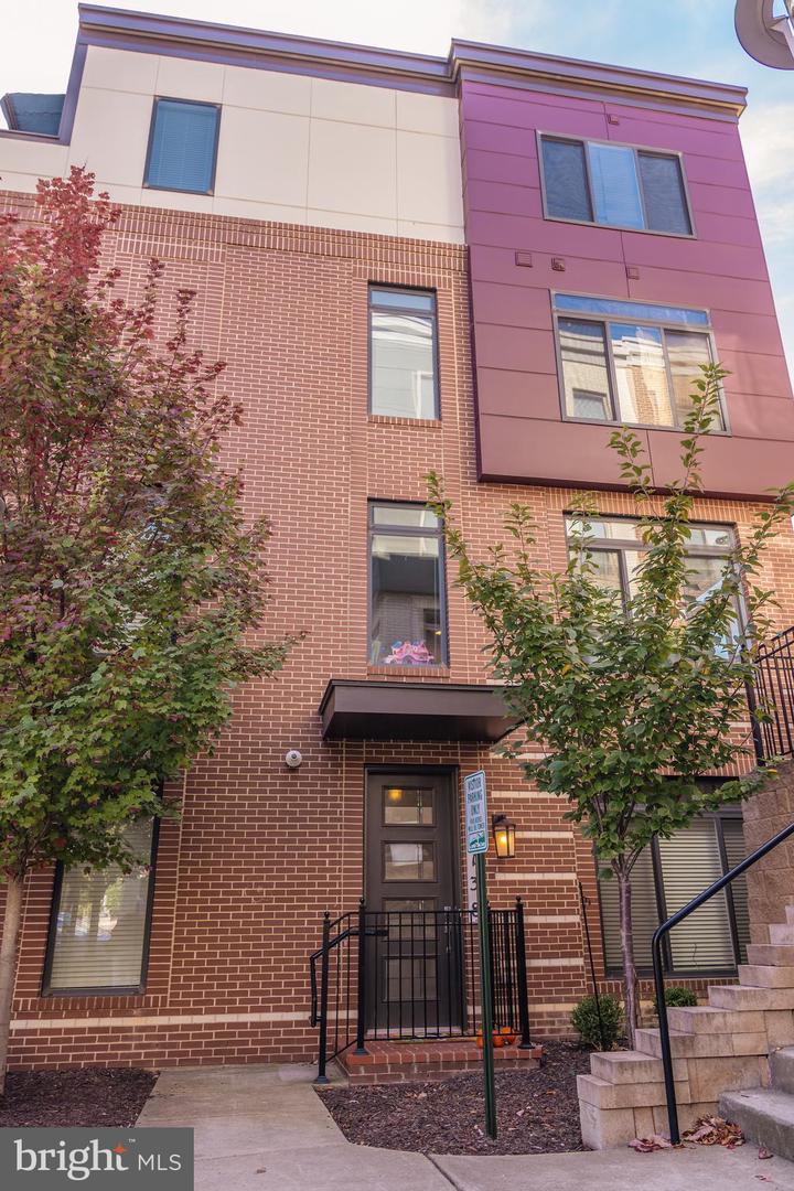 5138 CARTERS LN, ALEXANDRIA, Virginia 22311, 3 Bedrooms Bedrooms, ,3 BathroomsBathrooms,Residential,For sale,5138 CARTERS LN,VAAX2051146 MLS # VAAX2051146