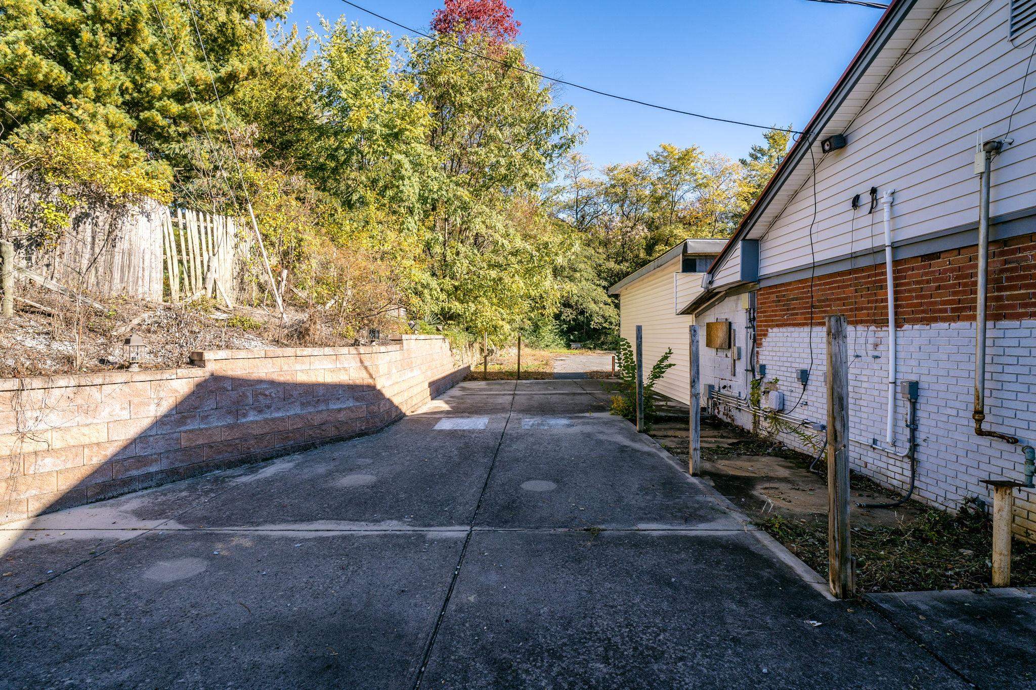 2323 WEST MAIN ST, WAYNESBORO, Virginia 22980, ,Commercial,2323 WEST MAIN ST,670487 MLS # 670487