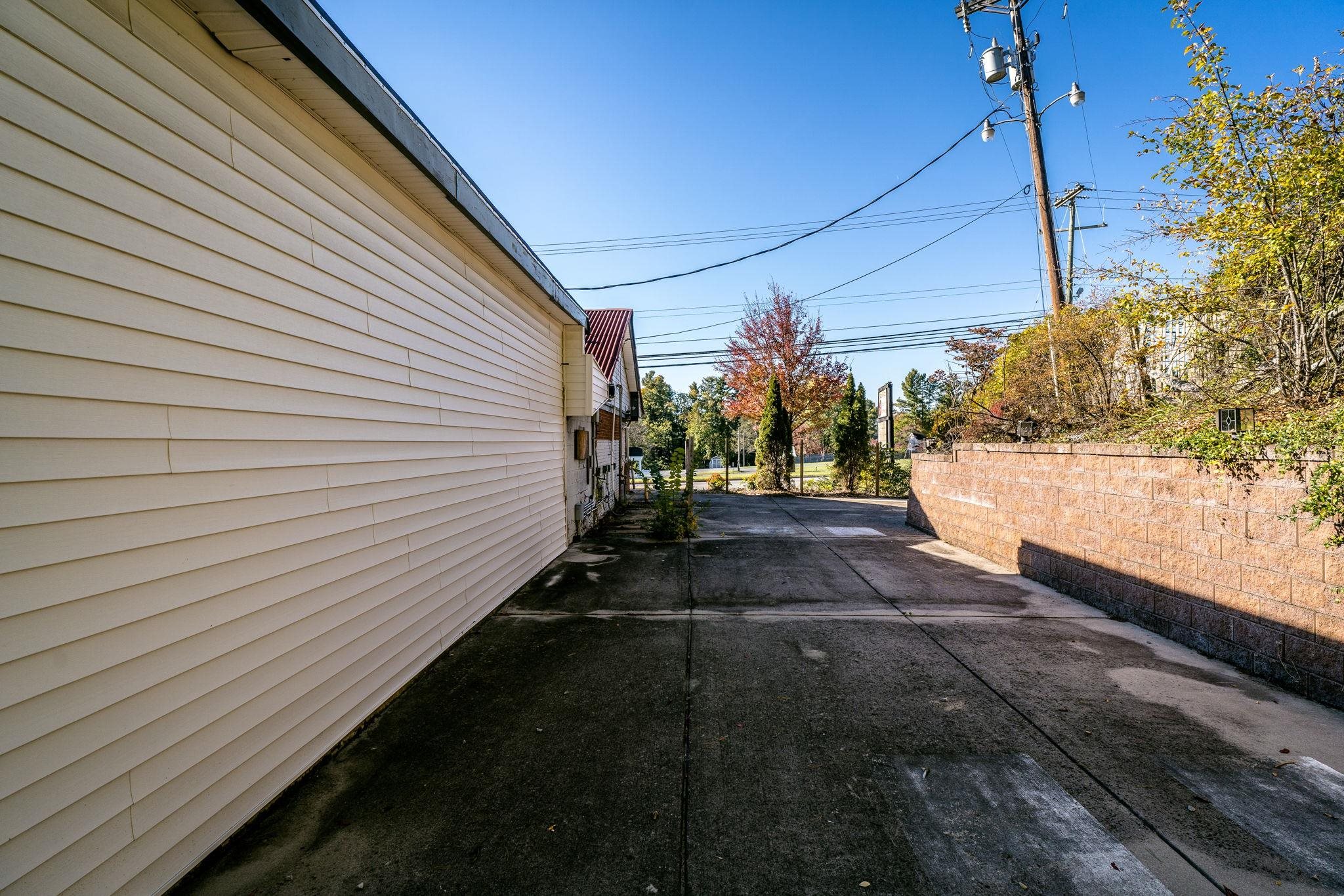 2323 WEST MAIN ST, WAYNESBORO, Virginia 22980, ,Commercial,2323 WEST MAIN ST,670487 MLS # 670487