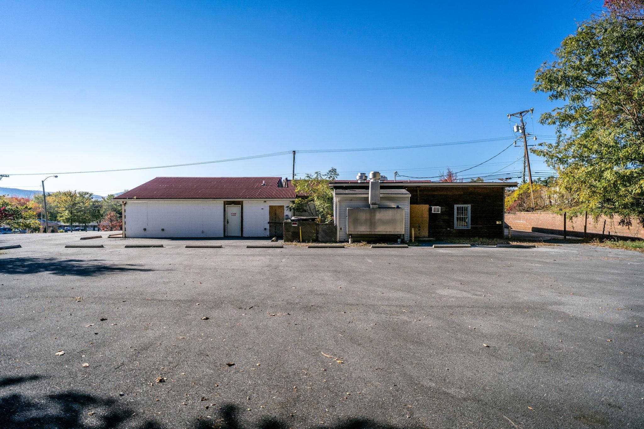 2323 WEST MAIN ST, WAYNESBORO, Virginia 22980, ,Commercial,2323 WEST MAIN ST,670487 MLS # 670487