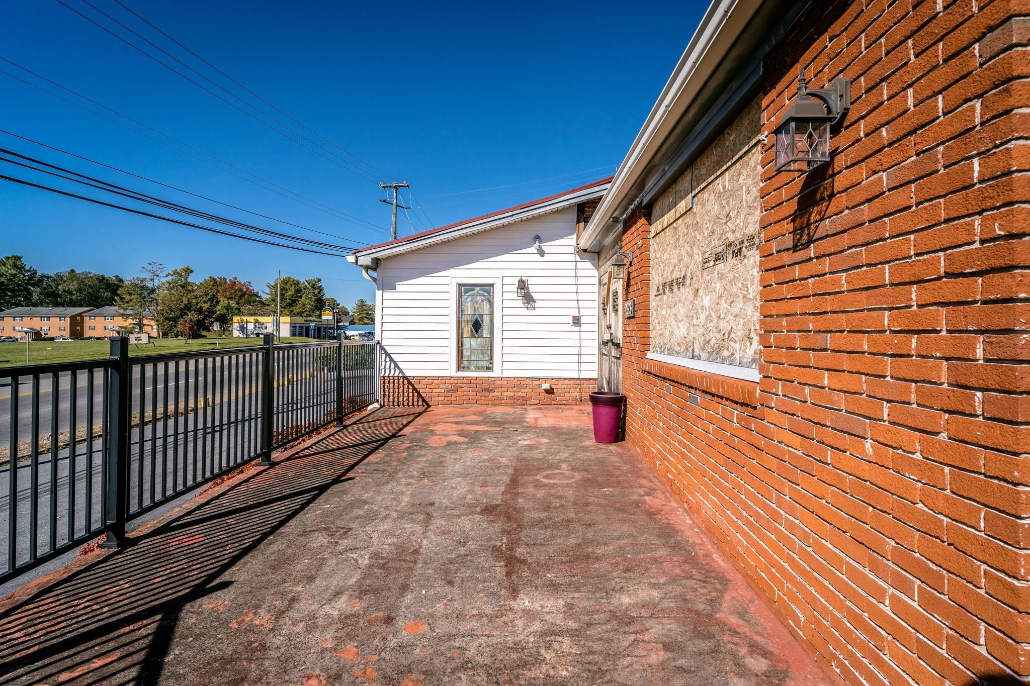 2323 WEST MAIN ST, WAYNESBORO, Virginia 22980, ,Commercial,2323 WEST MAIN ST,670487 MLS # 670487