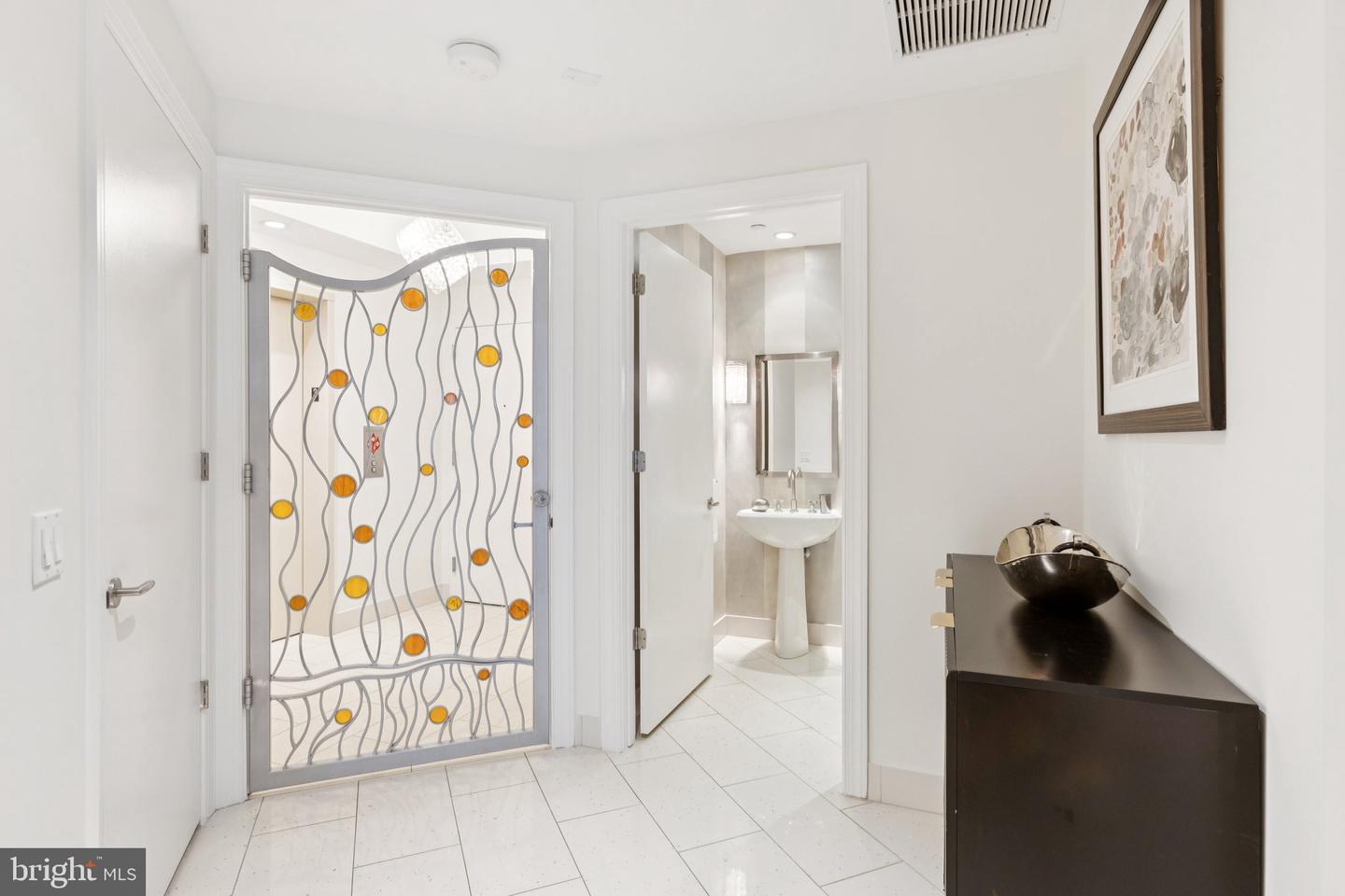1881 N NASH ST #302, ARLINGTON, Virginia 22209, 2 Bedrooms Bedrooms, ,2 BathroomsBathrooms,Residential,For sale,1881 N NASH ST #302,VAAR2063760 MLS # VAAR2063760 1881 N NASH ST #302, ARLINGTON, Virginia 22209, 2 Bedrooms Bedrooms, ,2 BathroomsBathrooms,Residential,For sale,1881 N NASH ST #302,VAAR2063760 MLS # VAAR2063760