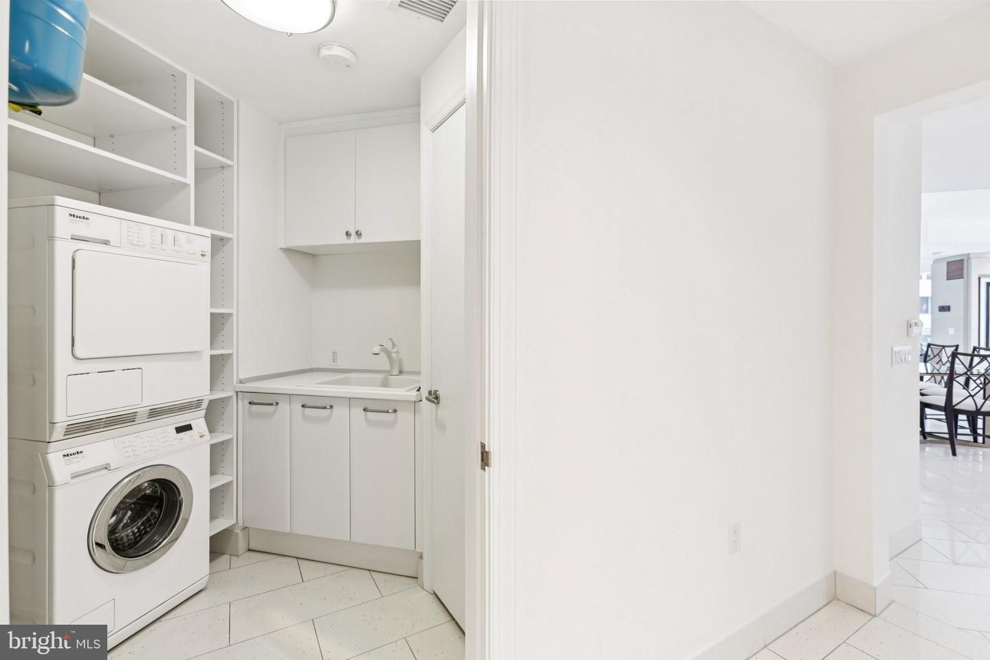 1881 N NASH ST #302, ARLINGTON, Virginia 22209, 2 Bedrooms Bedrooms, ,2 BathroomsBathrooms,Residential,For sale,1881 N NASH ST #302,VAAR2063760 MLS # VAAR2063760 1881 N NASH ST #302, ARLINGTON, Virginia 22209, 2 Bedrooms Bedrooms, ,2 BathroomsBathrooms,Residential,For sale,1881 N NASH ST #302,VAAR2063760 MLS # VAAR2063760