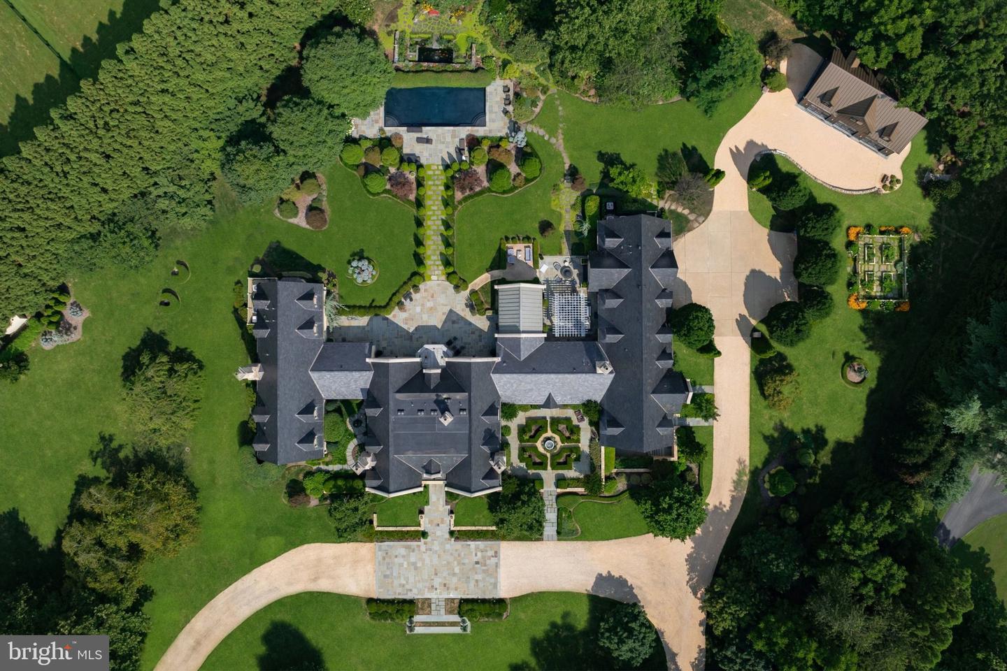 576 INNSBRUCK AVE, GREAT FALLS, Virginia 22066, 6 Bedrooms Bedrooms, ,7 BathroomsBathrooms,Residential,For sale,576 INNSBRUCK AVE,VAFX2273882 MLS # VAFX2273882 576 INNSBRUCK AVE, GREAT FALLS, Virginia 22066, 6 Bedrooms Bedrooms, ,7 BathroomsBathrooms,Residential,For sale,576 INNSBRUCK AVE,VAFX2273882 MLS # VAFX2273882