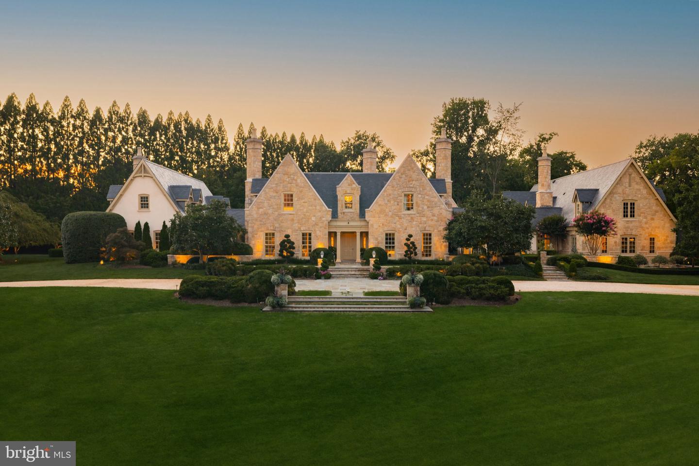 576 INNSBRUCK AVE, GREAT FALLS, Virginia 22066, 6 Bedrooms Bedrooms, ,7 BathroomsBathrooms,Residential,For sale,576 INNSBRUCK AVE,VAFX2273882 MLS # VAFX2273882 576 INNSBRUCK AVE, GREAT FALLS, Virginia 22066, 6 Bedrooms Bedrooms, ,7 BathroomsBathrooms,Residential,For sale,576 INNSBRUCK AVE,VAFX2273882 MLS # VAFX2273882