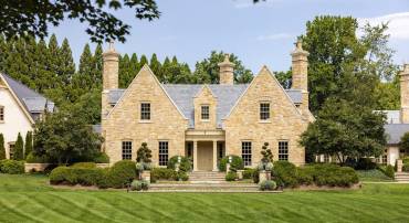 576 INNSBRUCK AVE, GREAT FALLS, Virginia 22066, 6 Bedrooms Bedrooms, ,7 BathroomsBathrooms,Residential,For sale,576 INNSBRUCK AVE,VAFX2273882 MLS # VAFX2273882