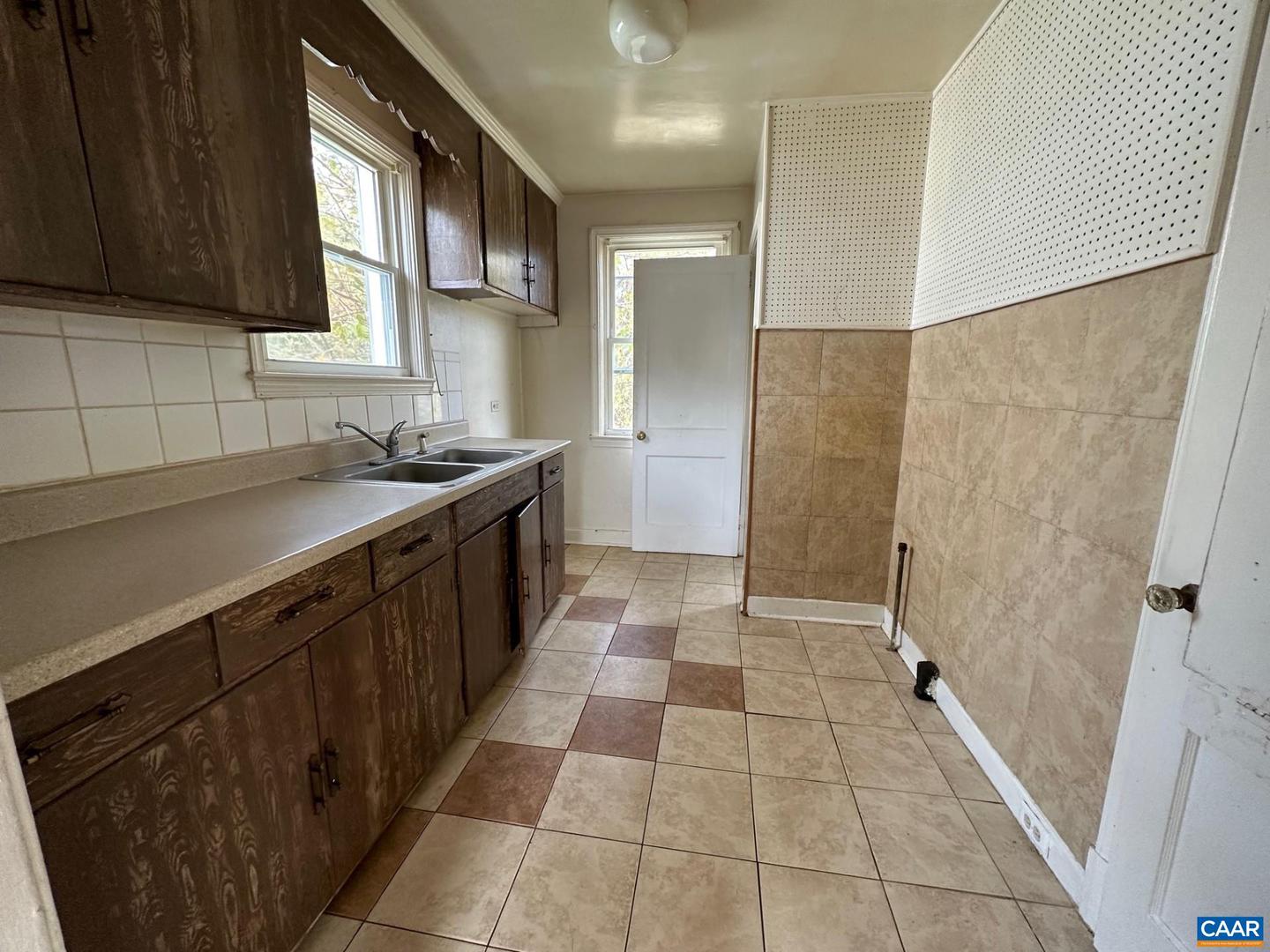 715 ELLIOTT AVE, CHARLOTTESVILLE, Virginia 22902, 3 Bedrooms Bedrooms, ,1 BathroomBathrooms,Residential,For sale,715 ELLIOTT AVE,670182 MLS # 670182 715 ELLIOTT AVE, CHARLOTTESVILLE, Virginia 22902, 3 Bedrooms Bedrooms, ,1 BathroomBathrooms,Residential,For sale,715 ELLIOTT AVE,670182 MLS # 670182