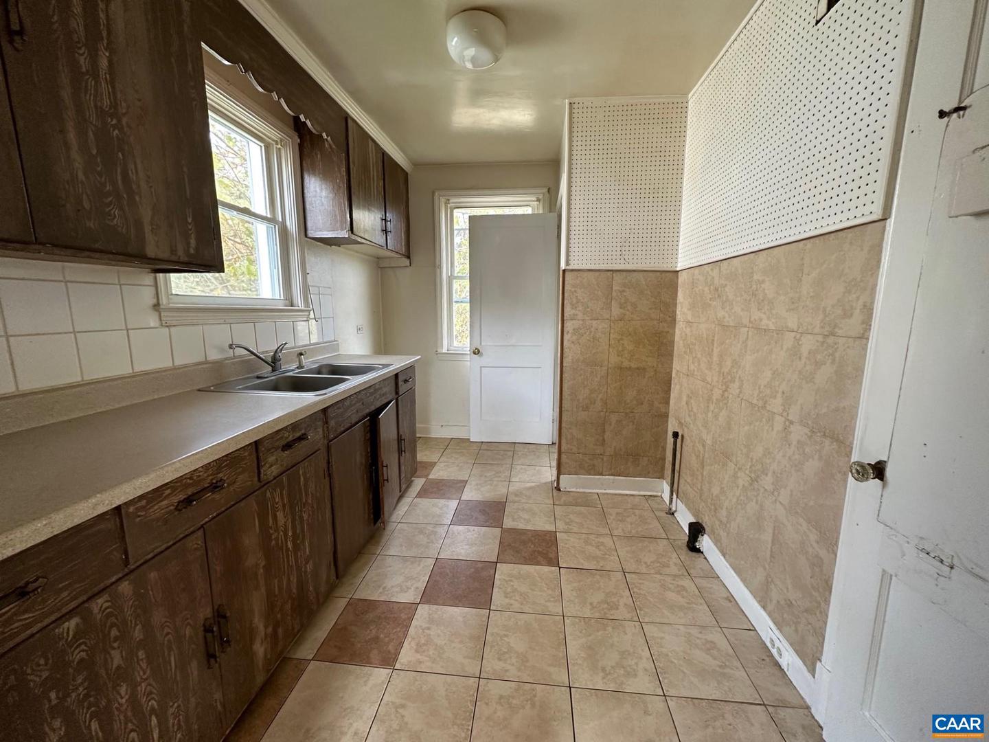 715 ELLIOTT AVE, CHARLOTTESVILLE, Virginia 22902, 3 Bedrooms Bedrooms, ,1 BathroomBathrooms,Residential,For sale,715 ELLIOTT AVE,670182 MLS # 670182 715 ELLIOTT AVE, CHARLOTTESVILLE, Virginia 22902, 3 Bedrooms Bedrooms, ,1 BathroomBathrooms,Residential,For sale,715 ELLIOTT AVE,670182 MLS # 670182