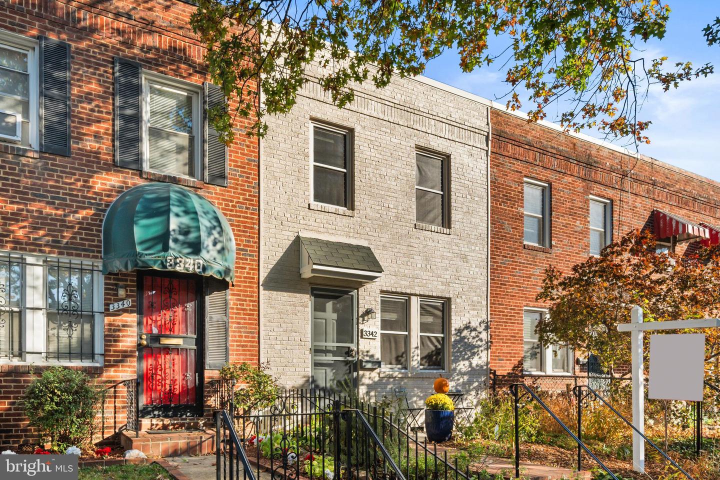 3342 CLAY PL NE, WASHINGTON, District Of Columbia 20019, 2 Bedrooms Bedrooms, ,1 BathroomBathrooms,Residential,For sale,3342 CLAY PL NE,DCDC2228016 MLS # DCDC2228016 3342 CLAY PL NE, WASHINGTON, District Of Columbia 20019, 2 Bedrooms Bedrooms, ,1 BathroomBathrooms,Residential,For sale,3342 CLAY PL NE,DCDC2228016 MLS # DCDC2228016