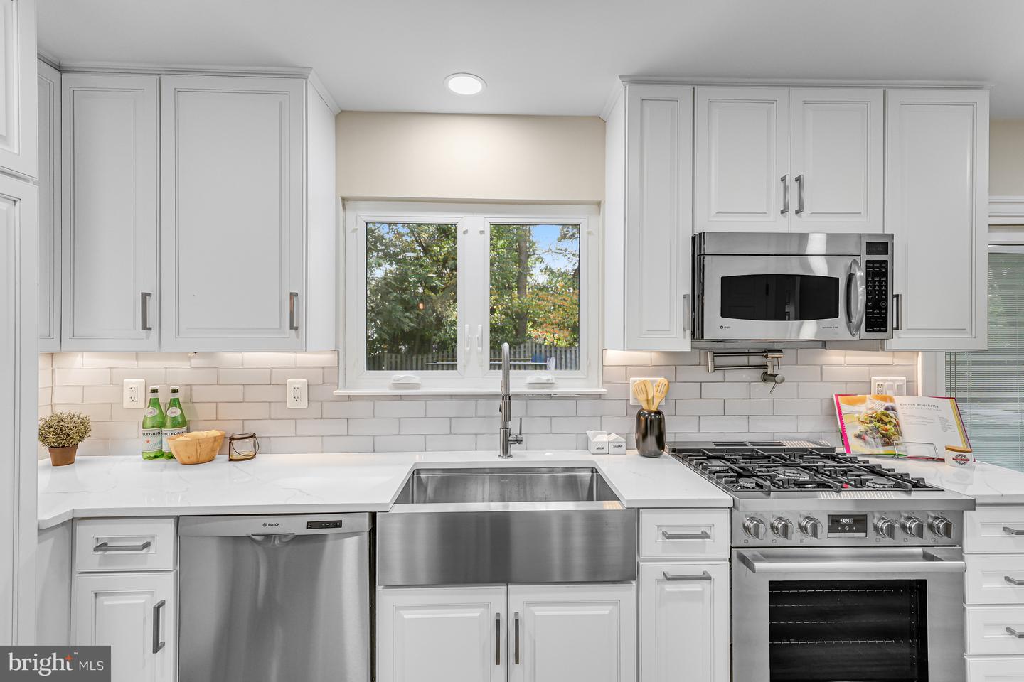 9515 DEBRA SPRADLIN CT, BURKE, Virginia 22015, 4 Bedrooms Bedrooms, ,2 BathroomsBathrooms,Residential,For sale,9515 DEBRA SPRADLIN CT,VAFX2276280 MLS # VAFX2276280 9515 DEBRA SPRADLIN CT, BURKE, Virginia 22015, 4 Bedrooms Bedrooms, ,2 BathroomsBathrooms,Residential,For sale,9515 DEBRA SPRADLIN CT,VAFX2276280 MLS # VAFX2276280