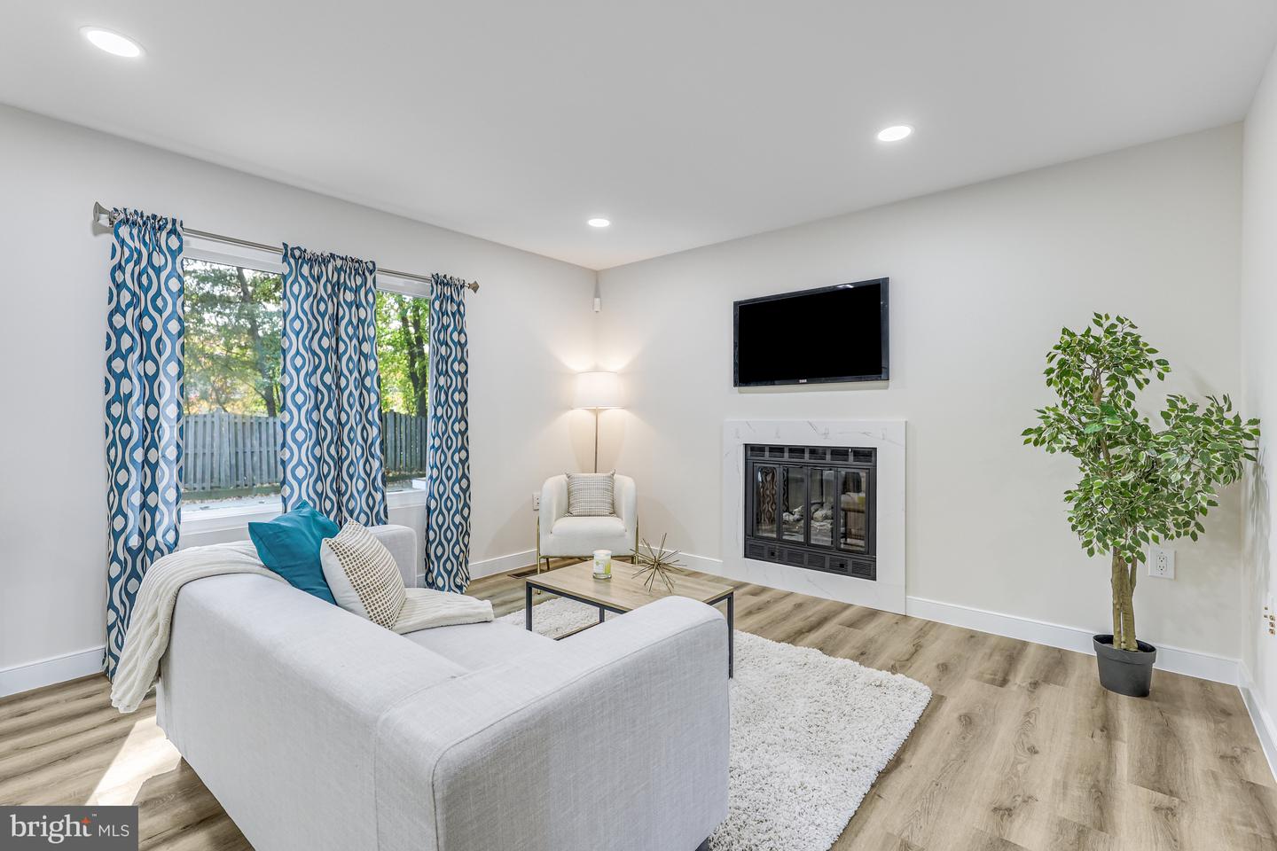 9515 DEBRA SPRADLIN CT, BURKE, Virginia 22015, 4 Bedrooms Bedrooms, ,2 BathroomsBathrooms,Residential,For sale,9515 DEBRA SPRADLIN CT,VAFX2276280 MLS # VAFX2276280 9515 DEBRA SPRADLIN CT, BURKE, Virginia 22015, 4 Bedrooms Bedrooms, ,2 BathroomsBathrooms,Residential,For sale,9515 DEBRA SPRADLIN CT,VAFX2276280 MLS # VAFX2276280