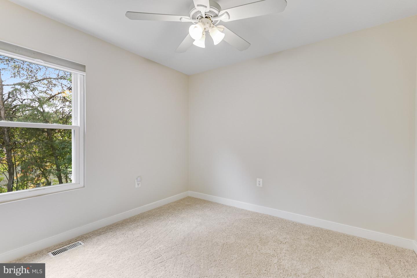 9515 DEBRA SPRADLIN CT, BURKE, Virginia 22015, 4 Bedrooms Bedrooms, ,2 BathroomsBathrooms,Residential,For sale,9515 DEBRA SPRADLIN CT,VAFX2276280 MLS # VAFX2276280 9515 DEBRA SPRADLIN CT, BURKE, Virginia 22015, 4 Bedrooms Bedrooms, ,2 BathroomsBathrooms,Residential,For sale,9515 DEBRA SPRADLIN CT,VAFX2276280 MLS # VAFX2276280