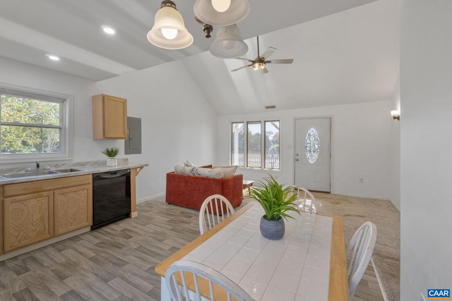 874 JAMES RIVER RD, SCOTTSVILLE, Virginia 24590, 3 Bedrooms Bedrooms, ,2 BathroomsBathrooms,Residential,For sale,874 JAMES RIVER RD,670465 MLS # 670465 874 JAMES RIVER RD, SCOTTSVILLE, Virginia 24590, 3 Bedrooms Bedrooms, ,2 BathroomsBathrooms,Residential,For sale,874 JAMES RIVER RD,670465 MLS # 670465