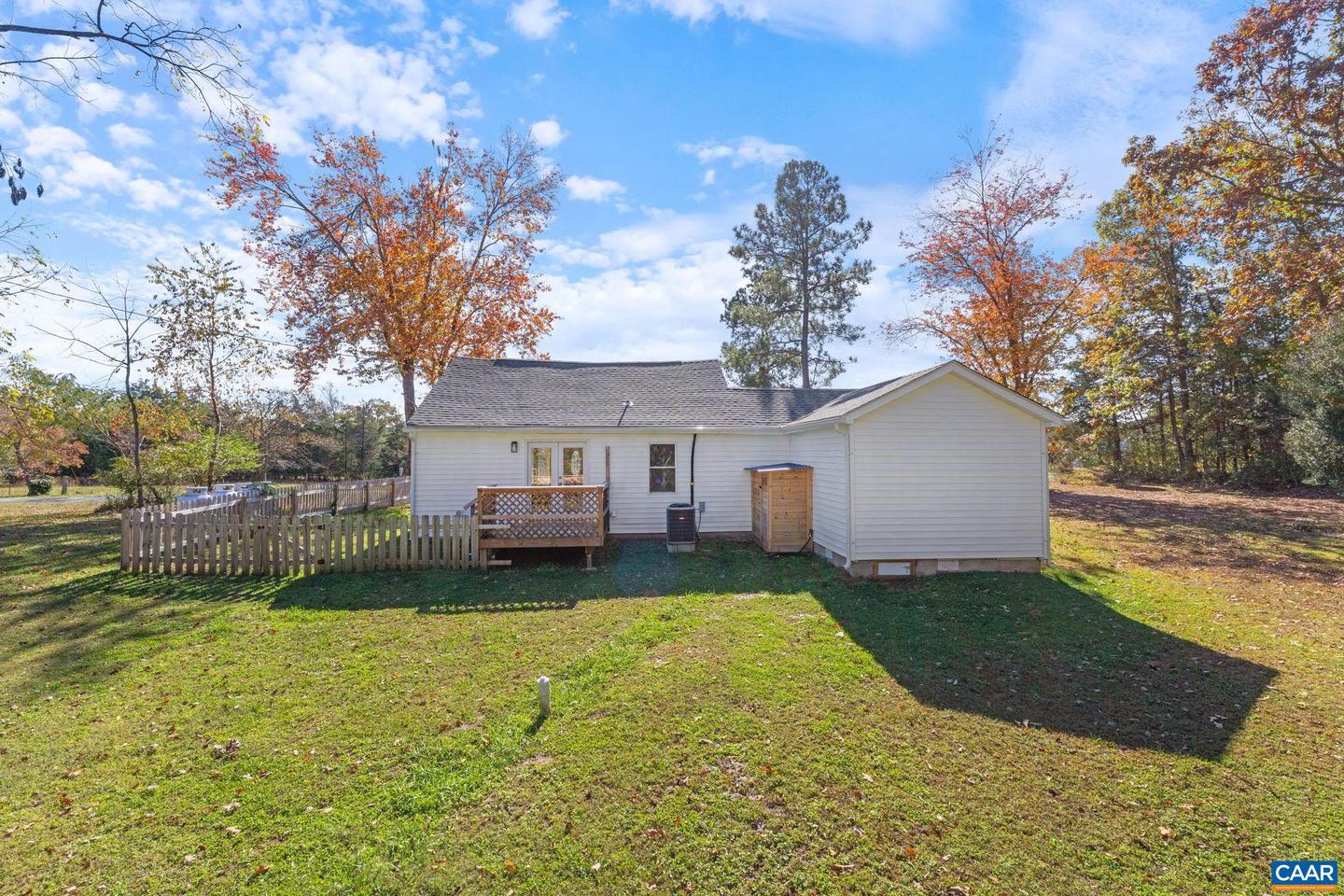874 JAMES RIVER RD, SCOTTSVILLE, Virginia 24590, 3 Bedrooms Bedrooms, ,2 BathroomsBathrooms,Residential,For sale,874 JAMES RIVER RD,670465 MLS # 670465 874 JAMES RIVER RD, SCOTTSVILLE, Virginia 24590, 3 Bedrooms Bedrooms, ,2 BathroomsBathrooms,Residential,For sale,874 JAMES RIVER RD,670465 MLS # 670465