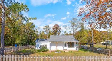 874 JAMES RIVER RD, SCOTTSVILLE, Virginia 24590, 3 Bedrooms Bedrooms, ,2 BathroomsBathrooms,Residential,For sale,874 JAMES RIVER RD,670465 MLS # 670465
