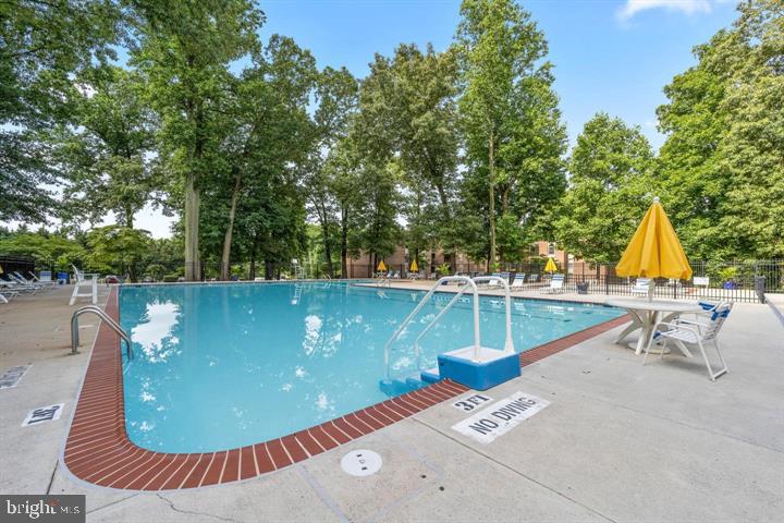 3322 WOODBURN VILLAGE DR #13, ANNANDALE, Virginia 22003, 3 Bedrooms Bedrooms, ,2 BathroomsBathrooms,Residential,For sale,3322 WOODBURN VILLAGE DR #13,VAFX2276506 MLS # VAFX2276506 3322 WOODBURN VILLAGE DR #13, ANNANDALE, Virginia 22003, 3 Bedrooms Bedrooms, ,2 BathroomsBathrooms,Residential,For sale,3322 WOODBURN VILLAGE DR #13,VAFX2276506 MLS # VAFX2276506