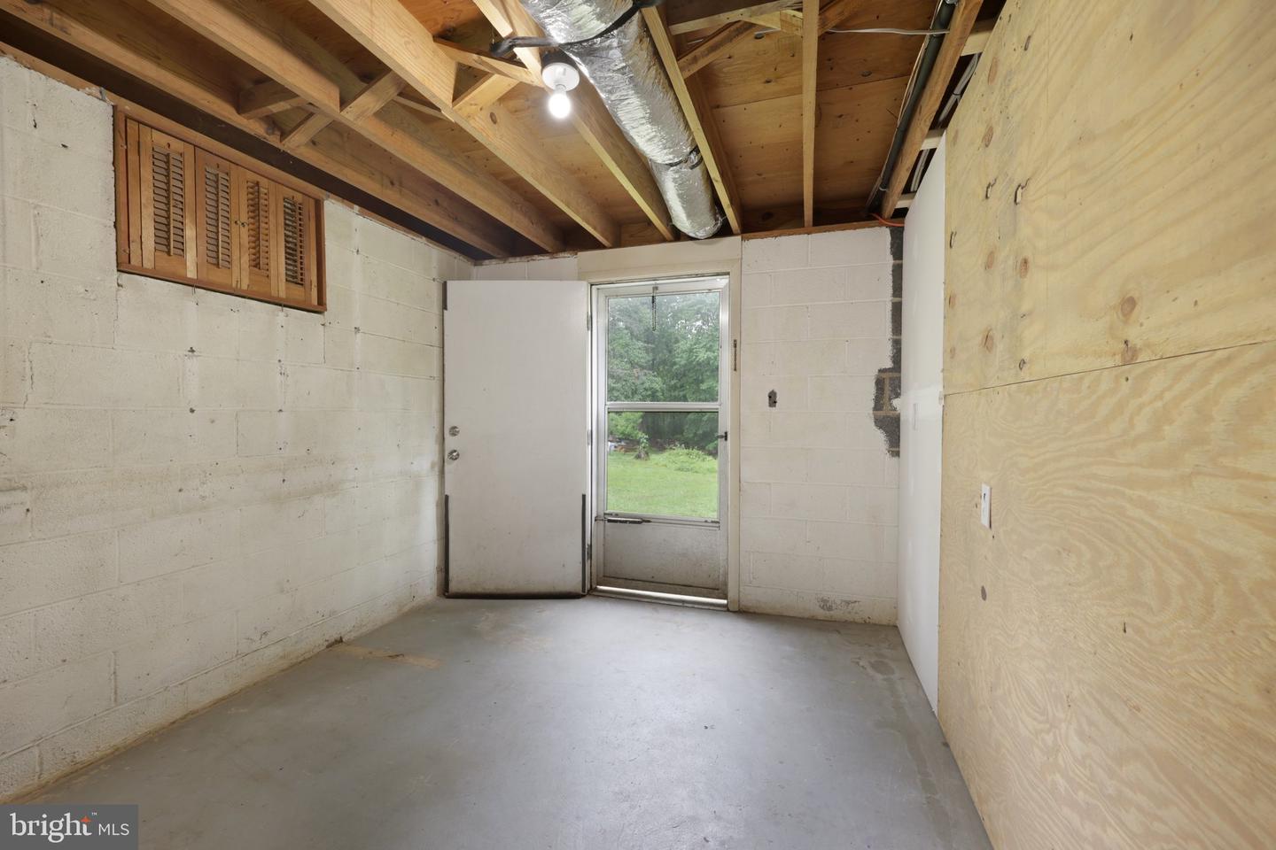 945 FICKLEN RD, FREDERICKSBURG, Virginia 22405, 3 Bedrooms Bedrooms, ,2 BathroomsBathrooms,Residential,For sale,945 FICKLEN RD,VAST2039164 MLS # VAST2039164