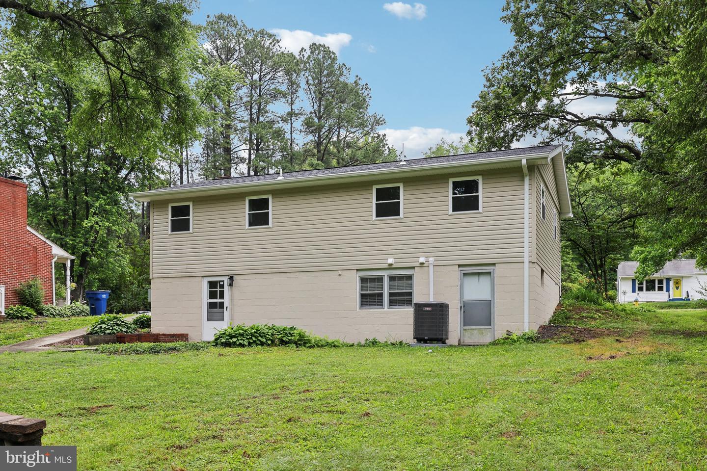 945 FICKLEN RD, FREDERICKSBURG, Virginia 22405, 3 Bedrooms Bedrooms, ,2 BathroomsBathrooms,Residential,For sale,945 FICKLEN RD,VAST2039164 MLS # VAST2039164