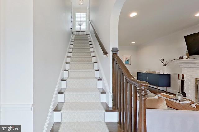 607 W VIEW TER, ALEXANDRIA, Virginia 22301, 4 Bedrooms Bedrooms, ,4 BathroomsBathrooms,Residential,For sale,607 W VIEW TER,VAAX2048652 MLS # VAAX2048652 607 W VIEW TER, ALEXANDRIA, Virginia 22301, 4 Bedrooms Bedrooms, ,4 BathroomsBathrooms,Residential,For sale,607 W VIEW TER,VAAX2048652 MLS # VAAX2048652