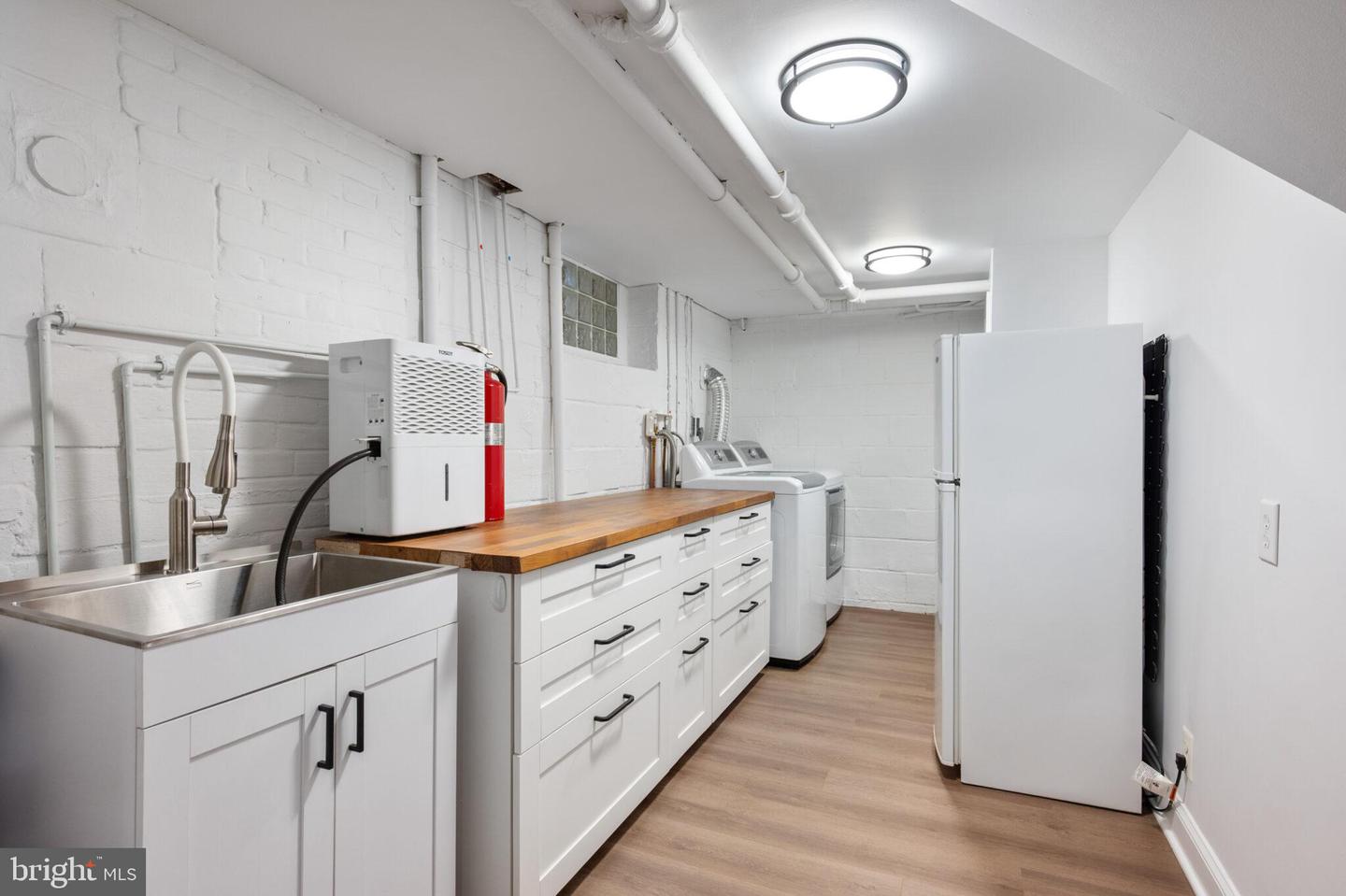 607 W VIEW TER, ALEXANDRIA, Virginia 22301, 4 Bedrooms Bedrooms, ,4 BathroomsBathrooms,Residential,For sale,607 W VIEW TER,VAAX2048652 MLS # VAAX2048652 607 W VIEW TER, ALEXANDRIA, Virginia 22301, 4 Bedrooms Bedrooms, ,4 BathroomsBathrooms,Residential,For sale,607 W VIEW TER,VAAX2048652 MLS # VAAX2048652