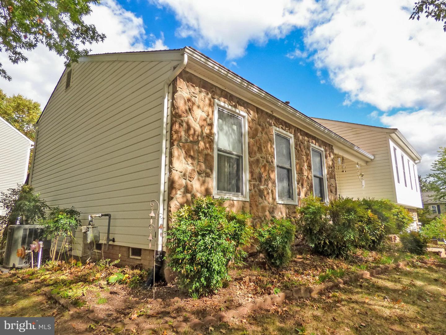 5515 BELLE POND DR, CENTREVILLE, Virginia 20120, 5 Bedrooms Bedrooms, 15 Rooms Rooms,3 BathroomsBathrooms,Residential,For sale,5515 BELLE POND DR,VAFX2265178 MLS # VAFX2265178 5515 BELLE POND DR, CENTREVILLE, Virginia 20120, 5 Bedrooms Bedrooms, 15 Rooms Rooms,3 BathroomsBathrooms,Residential,For sale,5515 BELLE POND DR,VAFX2265178 MLS # VAFX2265178