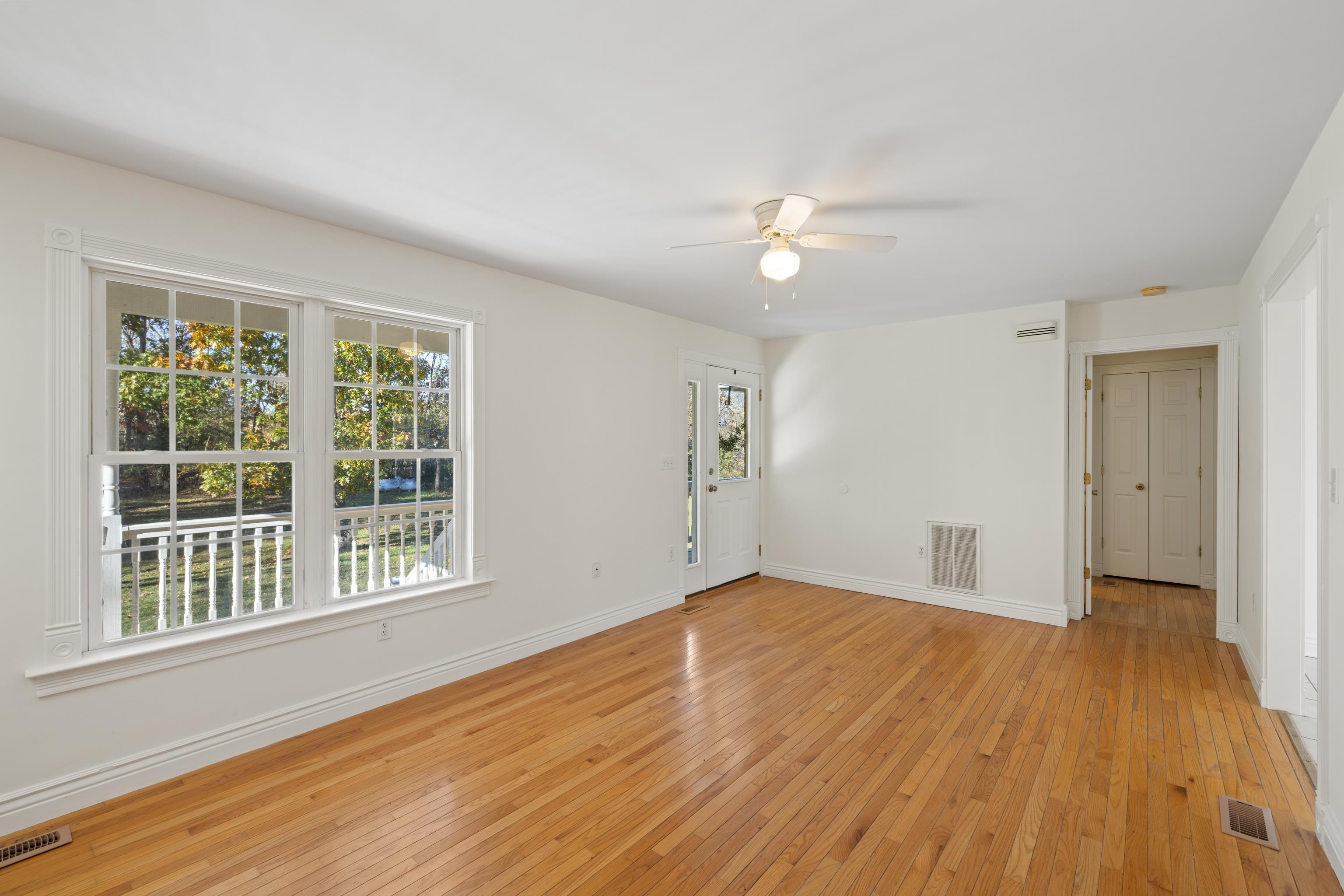 57 THOMAS DR, LYNDHURST, Virginia 22952, 5 Bedrooms Bedrooms, ,2 BathroomsBathrooms,Residential,57 THOMAS DR,670495 MLS # 670495 57 THOMAS DR, LYNDHURST, Virginia 22952, 5 Bedrooms Bedrooms, ,2 BathroomsBathrooms,Residential,57 THOMAS DR,670495 MLS # 670495