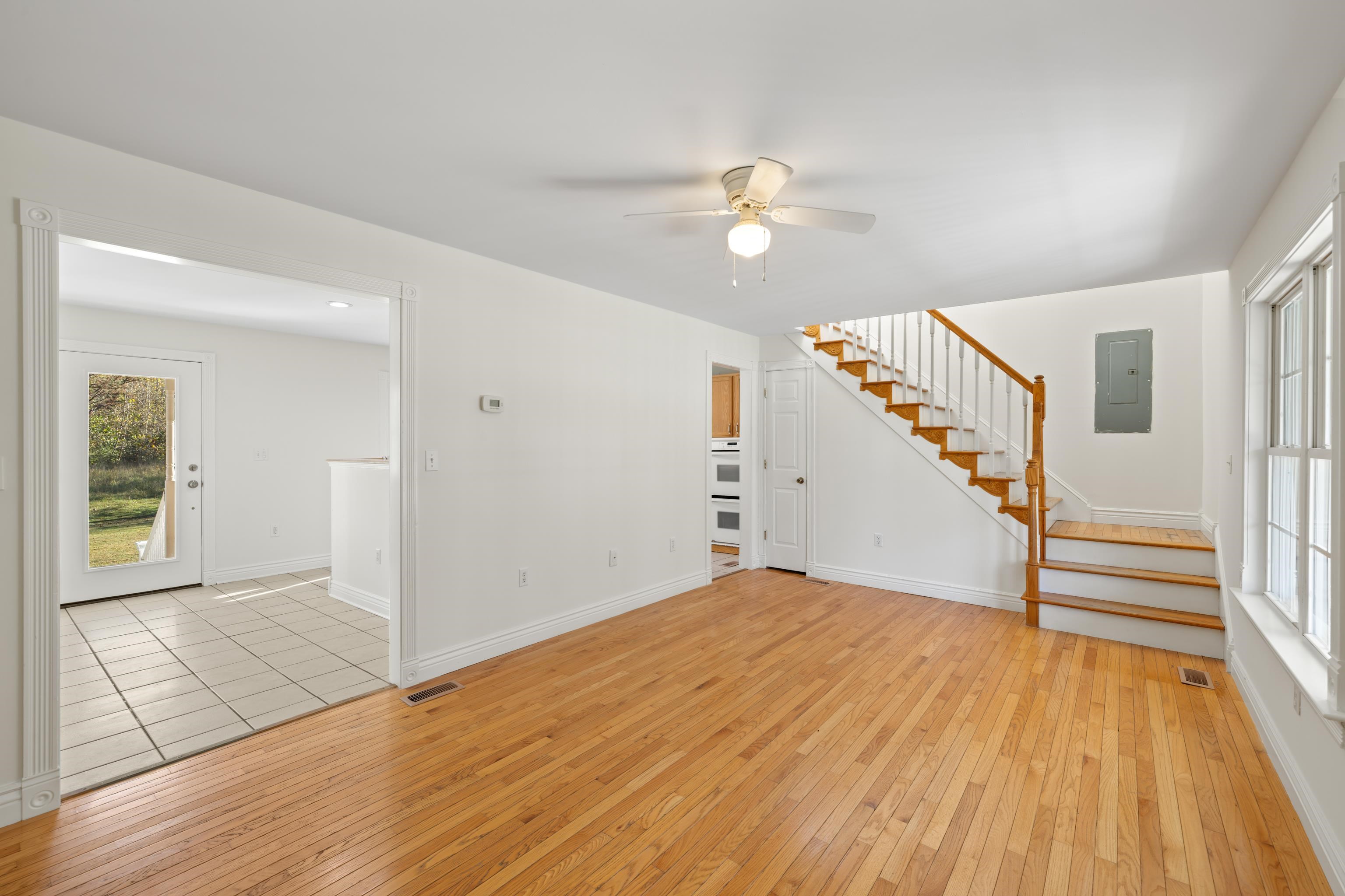 57 THOMAS DR, LYNDHURST, Virginia 22952, 5 Bedrooms Bedrooms, ,2 BathroomsBathrooms,Residential,57 THOMAS DR,670495 MLS # 670495 57 THOMAS DR, LYNDHURST, Virginia 22952, 5 Bedrooms Bedrooms, ,2 BathroomsBathrooms,Residential,57 THOMAS DR,670495 MLS # 670495