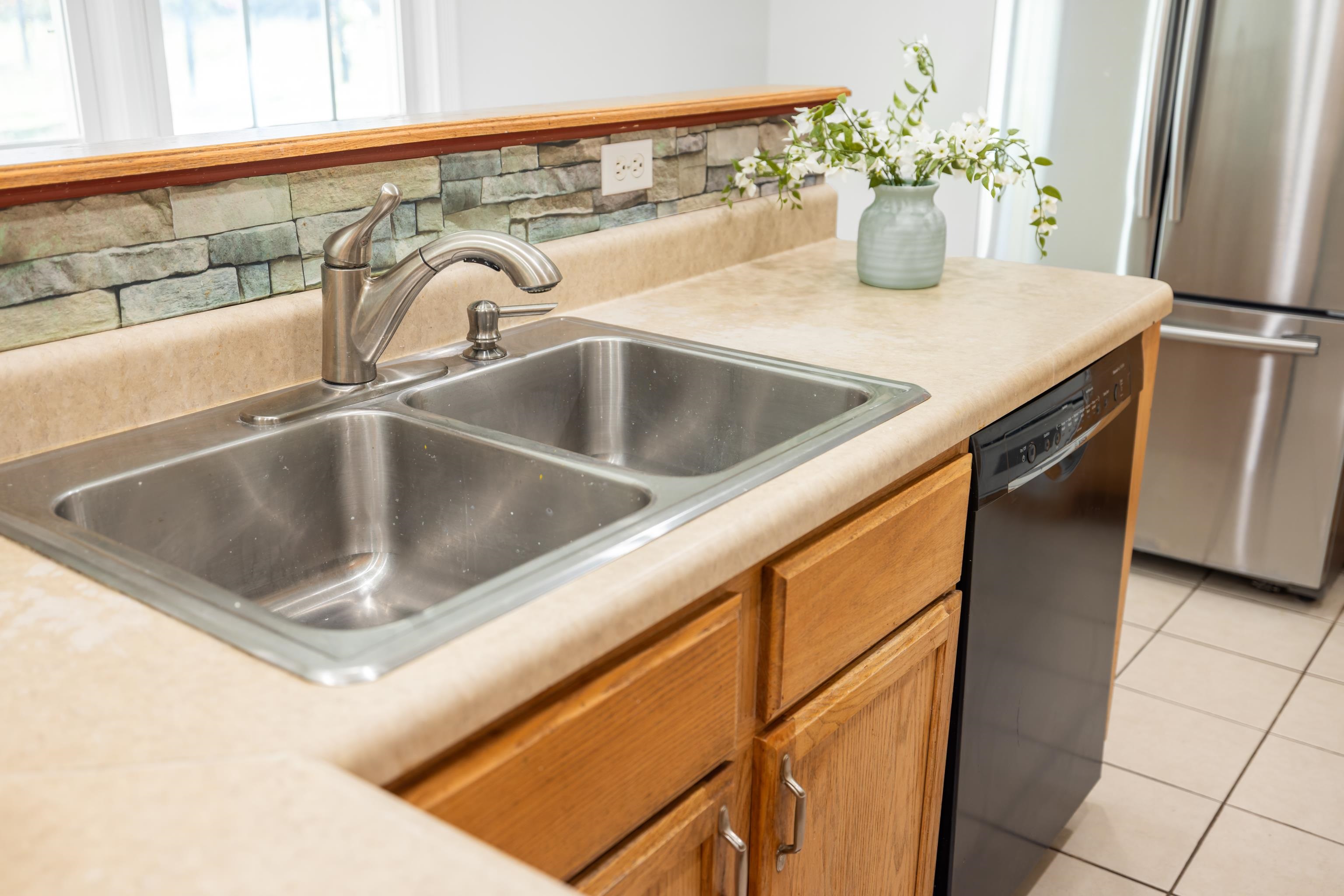 57 THOMAS DR, LYNDHURST, Virginia 22952, 5 Bedrooms Bedrooms, ,2 BathroomsBathrooms,Residential,57 THOMAS DR,670495 MLS # 670495 57 THOMAS DR, LYNDHURST, Virginia 22952, 5 Bedrooms Bedrooms, ,2 BathroomsBathrooms,Residential,57 THOMAS DR,670495 MLS # 670495