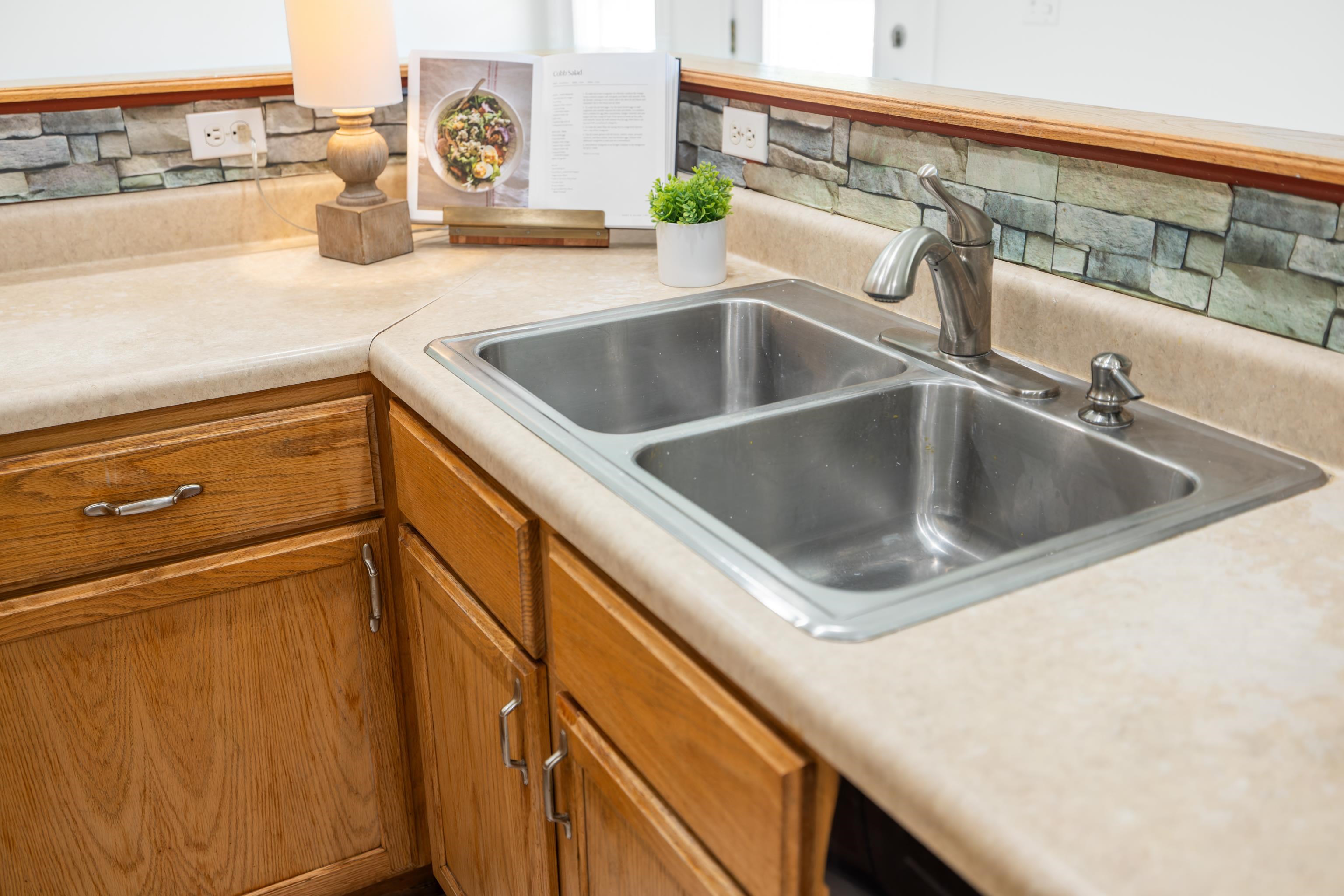 57 THOMAS DR, LYNDHURST, Virginia 22952, 5 Bedrooms Bedrooms, ,2 BathroomsBathrooms,Residential,57 THOMAS DR,670495 MLS # 670495 57 THOMAS DR, LYNDHURST, Virginia 22952, 5 Bedrooms Bedrooms, ,2 BathroomsBathrooms,Residential,57 THOMAS DR,670495 MLS # 670495