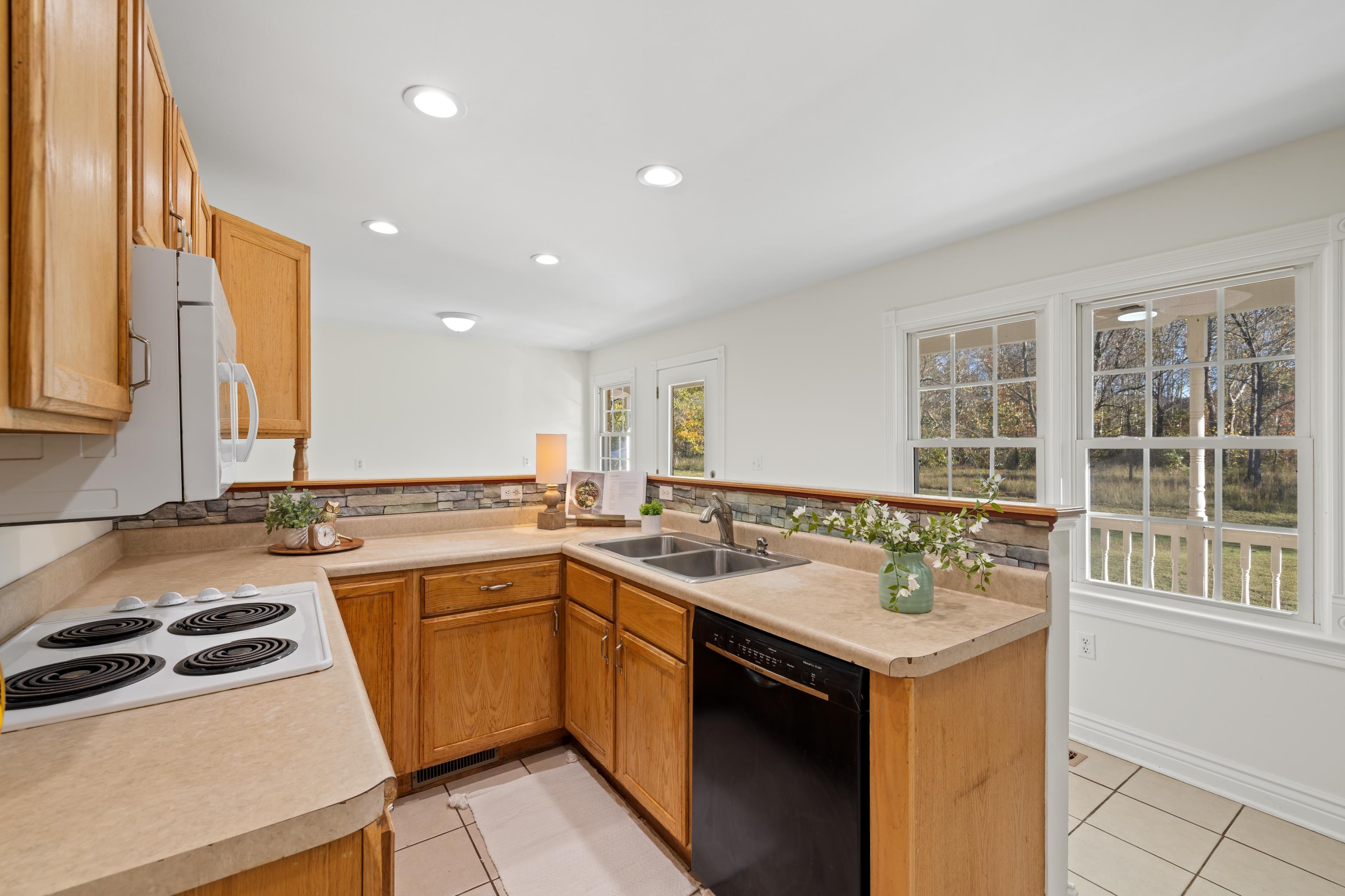 57 THOMAS DR, LYNDHURST, Virginia 22952, 5 Bedrooms Bedrooms, ,2 BathroomsBathrooms,Residential,57 THOMAS DR,670495 MLS # 670495 57 THOMAS DR, LYNDHURST, Virginia 22952, 5 Bedrooms Bedrooms, ,2 BathroomsBathrooms,Residential,57 THOMAS DR,670495 MLS # 670495