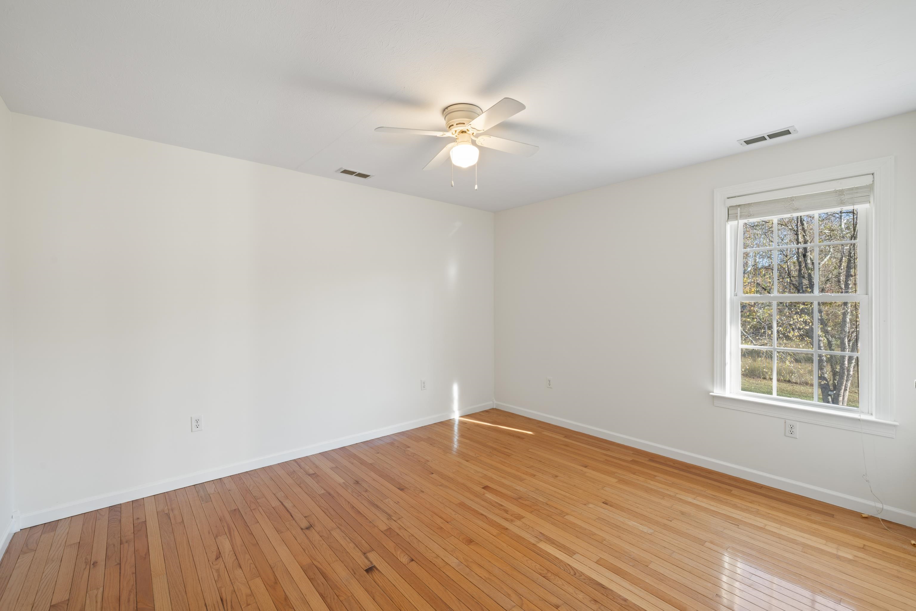 57 THOMAS DR, LYNDHURST, Virginia 22952, 5 Bedrooms Bedrooms, ,2 BathroomsBathrooms,Residential,57 THOMAS DR,670495 MLS # 670495 57 THOMAS DR, LYNDHURST, Virginia 22952, 5 Bedrooms Bedrooms, ,2 BathroomsBathrooms,Residential,57 THOMAS DR,670495 MLS # 670495