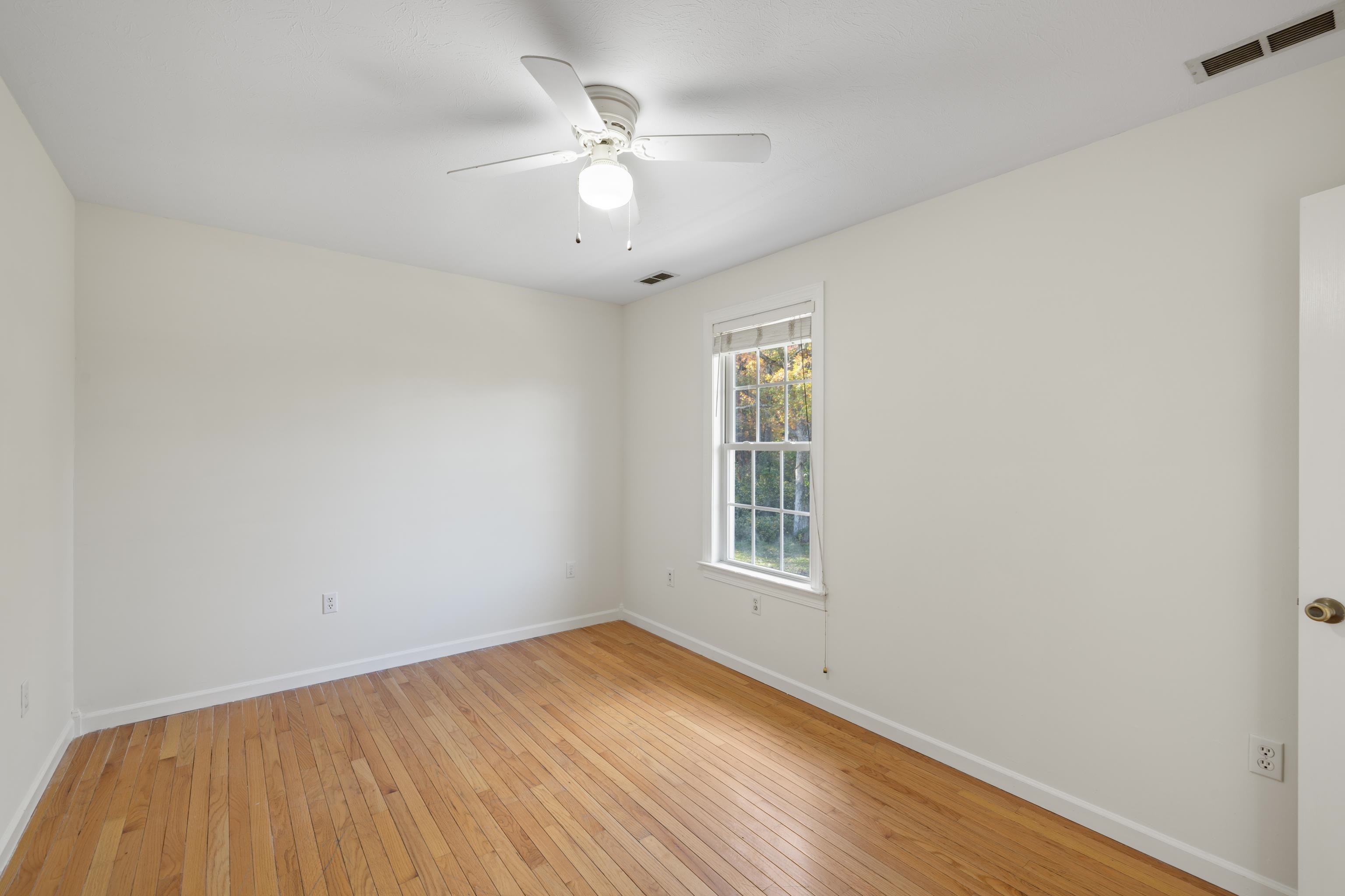 57 THOMAS DR, LYNDHURST, Virginia 22952, 5 Bedrooms Bedrooms, ,2 BathroomsBathrooms,Residential,57 THOMAS DR,670495 MLS # 670495 57 THOMAS DR, LYNDHURST, Virginia 22952, 5 Bedrooms Bedrooms, ,2 BathroomsBathrooms,Residential,57 THOMAS DR,670495 MLS # 670495