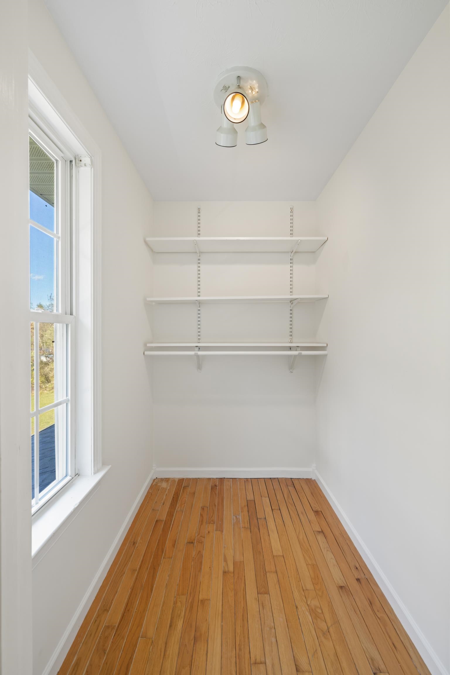 57 THOMAS DR, LYNDHURST, Virginia 22952, 5 Bedrooms Bedrooms, ,2 BathroomsBathrooms,Residential,57 THOMAS DR,670495 MLS # 670495 57 THOMAS DR, LYNDHURST, Virginia 22952, 5 Bedrooms Bedrooms, ,2 BathroomsBathrooms,Residential,57 THOMAS DR,670495 MLS # 670495