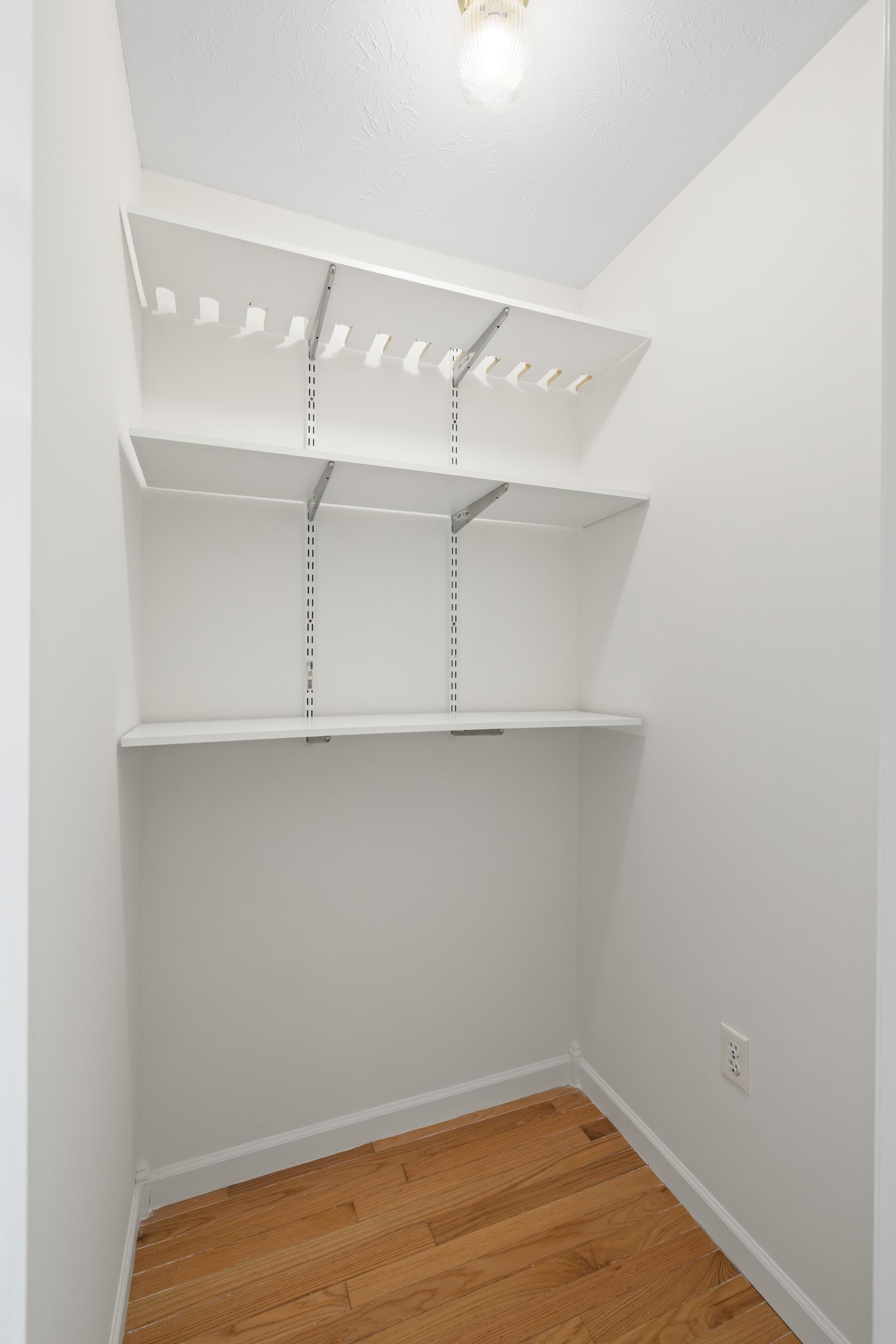 57 THOMAS DR, LYNDHURST, Virginia 22952, 5 Bedrooms Bedrooms, ,2 BathroomsBathrooms,Residential,57 THOMAS DR,670495 MLS # 670495 57 THOMAS DR, LYNDHURST, Virginia 22952, 5 Bedrooms Bedrooms, ,2 BathroomsBathrooms,Residential,57 THOMAS DR,670495 MLS # 670495