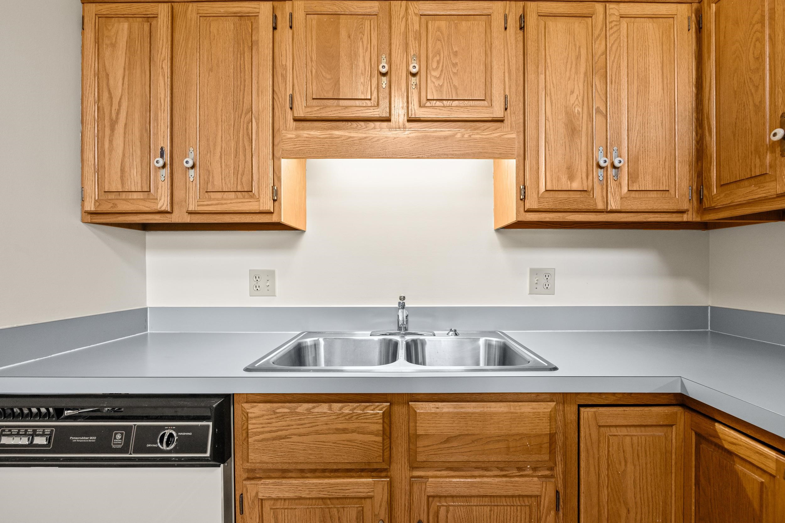 1093 ROSEDALE DR, ROCKINGHAM, Virginia 22801, 2 Bedrooms Bedrooms, ,1 BathroomBathrooms,Residential,1093 ROSEDALE DR,670503 MLS # 670503 1093 ROSEDALE DR, ROCKINGHAM, Virginia 22801, 2 Bedrooms Bedrooms, ,1 BathroomBathrooms,Residential,1093 ROSEDALE DR,670503 MLS # 670503