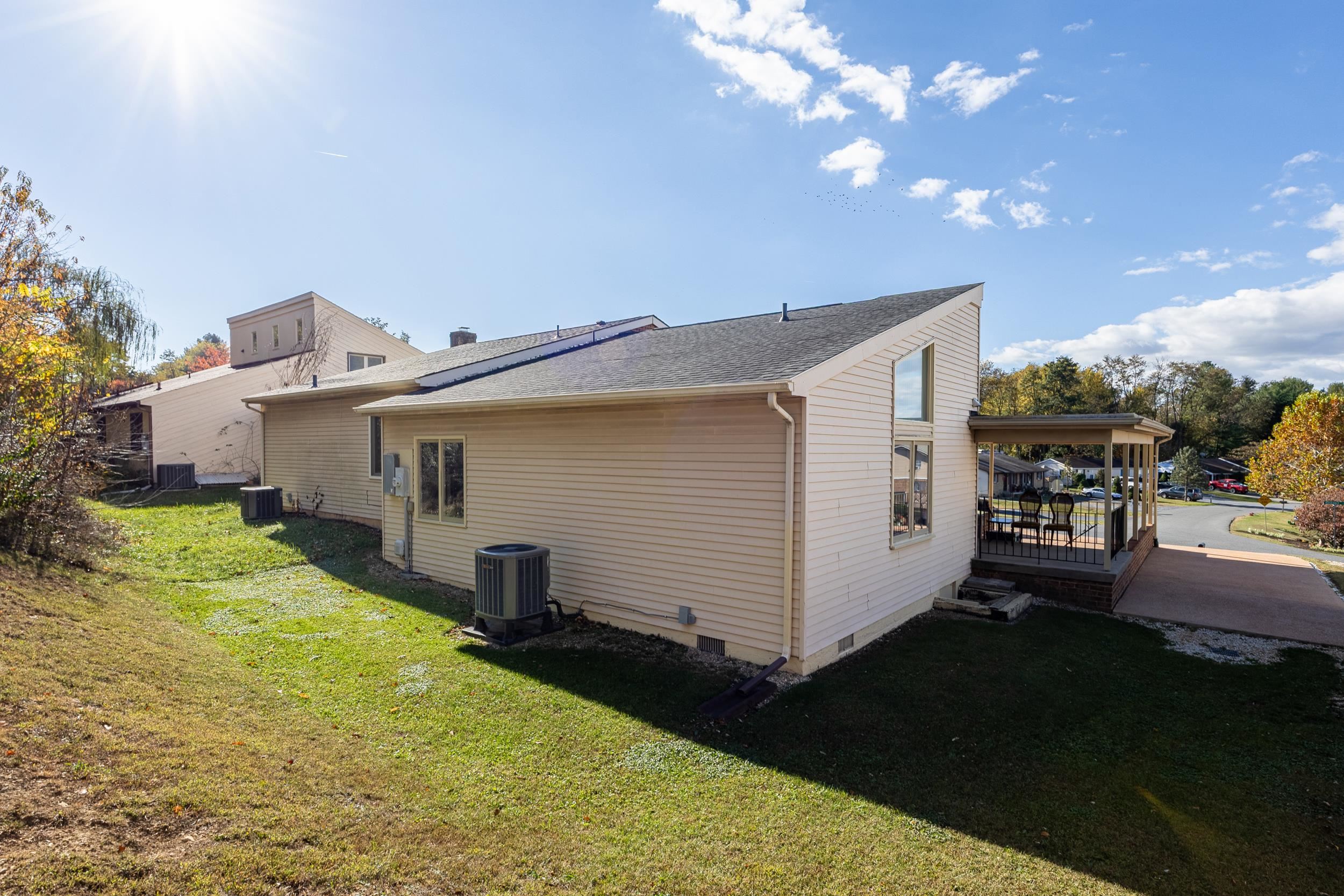 1093 ROSEDALE DR, ROCKINGHAM, Virginia 22801, 2 Bedrooms Bedrooms, ,1 BathroomBathrooms,Residential,1093 ROSEDALE DR,670503 MLS # 670503 1093 ROSEDALE DR, ROCKINGHAM, Virginia 22801, 2 Bedrooms Bedrooms, ,1 BathroomBathrooms,Residential,1093 ROSEDALE DR,670503 MLS # 670503