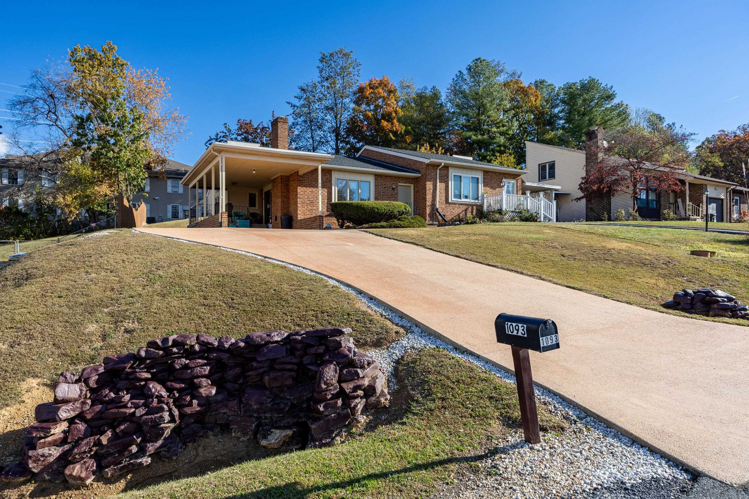 1093 ROSEDALE DR, ROCKINGHAM, Virginia 22801, 2 Bedrooms Bedrooms, ,1 BathroomBathrooms,Residential,1093 ROSEDALE DR,670503 MLS # 670503 1093 ROSEDALE DR, ROCKINGHAM, Virginia 22801, 2 Bedrooms Bedrooms, ,1 BathroomBathrooms,Residential,1093 ROSEDALE DR,670503 MLS # 670503