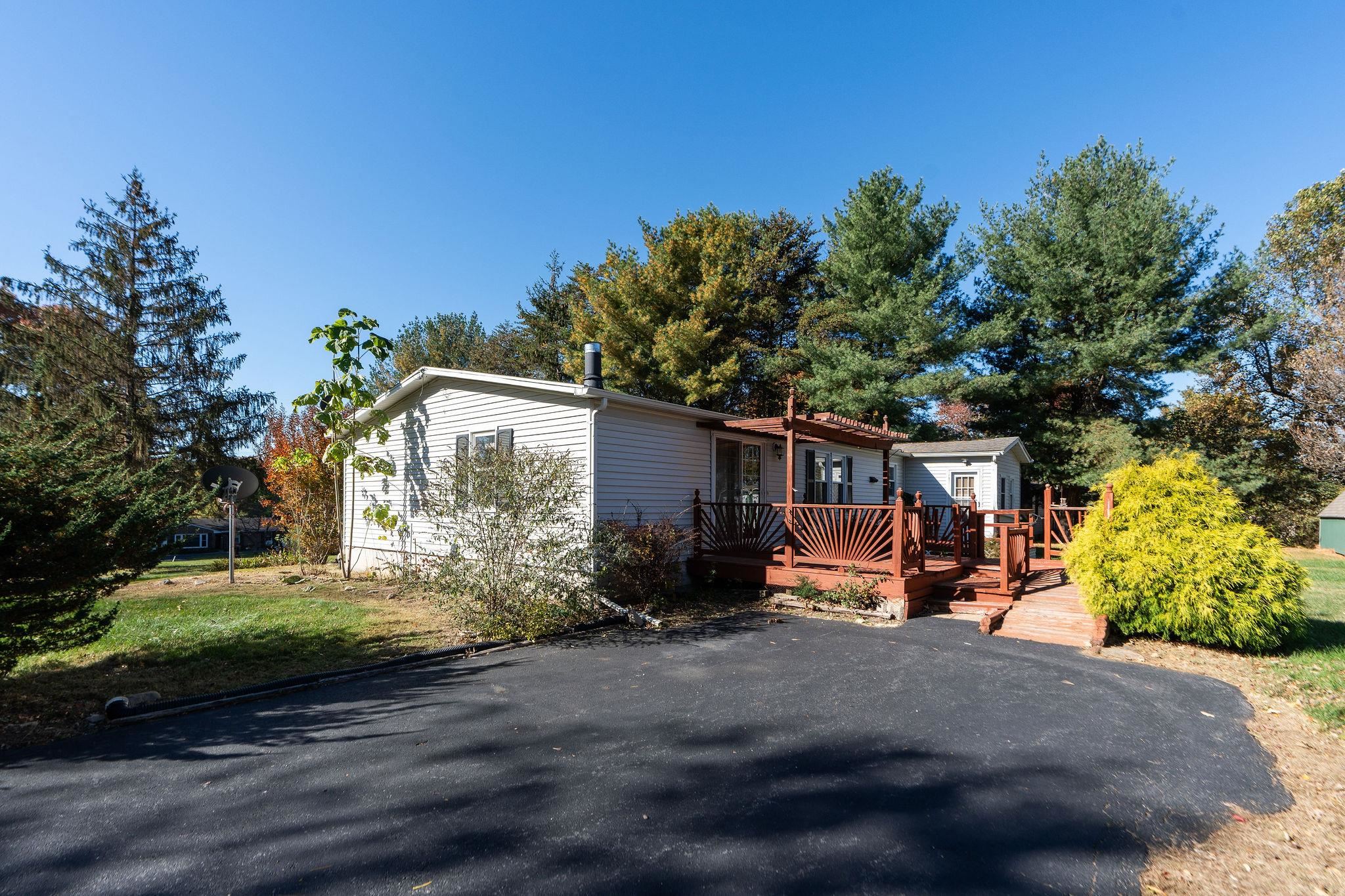 775 NEW HOPE RD, STAUNTON, Virginia 24401, 3 Bedrooms Bedrooms, ,2 BathroomsBathrooms,Residential,775 NEW HOPE RD,670513 MLS # 670513 775 NEW HOPE RD, STAUNTON, Virginia 24401, 3 Bedrooms Bedrooms, ,2 BathroomsBathrooms,Residential,775 NEW HOPE RD,670513 MLS # 670513