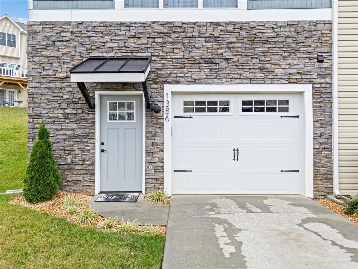 1386 PALOMINO TRL, ROCKINGHAM, Virginia 22801, 3 Bedrooms Bedrooms, ,2 BathroomsBathrooms,Residential,1386 PALOMINO TRL,670518 MLS # 670518 1386 PALOMINO TRL, ROCKINGHAM, Virginia 22801, 3 Bedrooms Bedrooms, ,2 BathroomsBathrooms,Residential,1386 PALOMINO TRL,670518 MLS # 670518