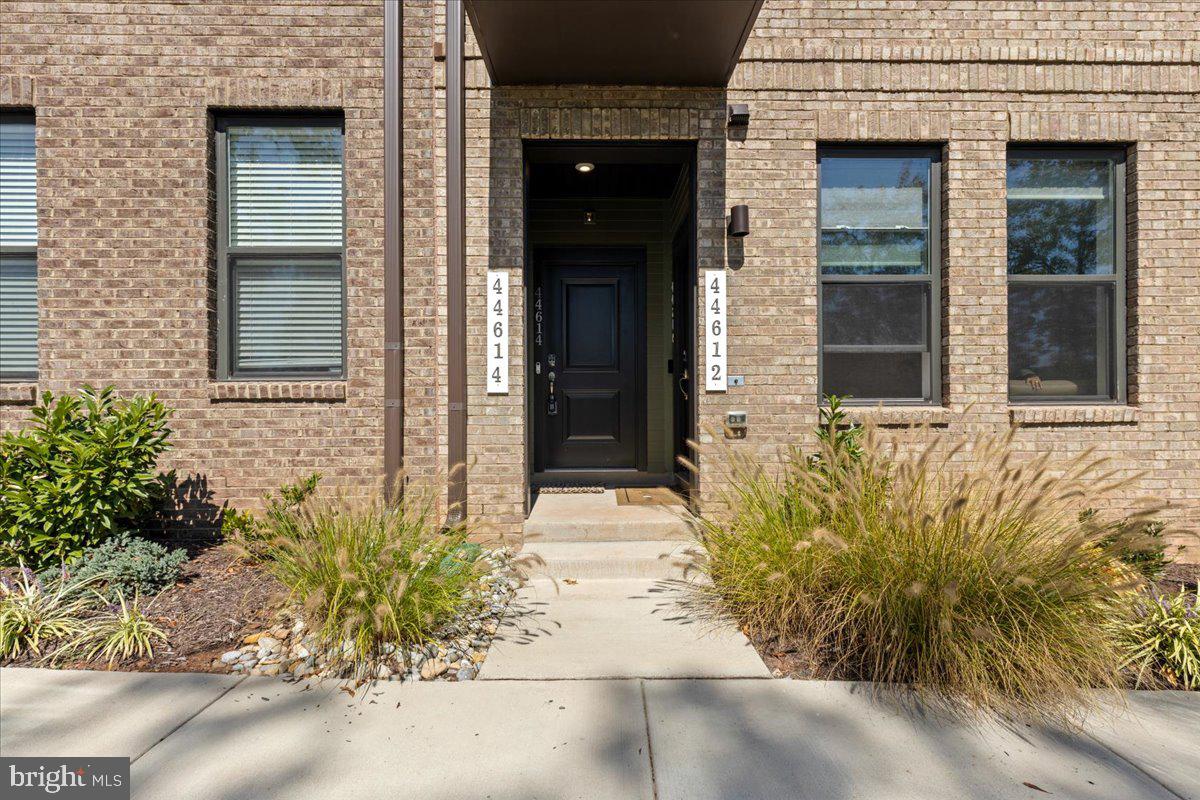 44614 WOLFHOUND SQ, ASHBURN, Virginia 20147, 3 Bedrooms Bedrooms, ,2 BathroomsBathrooms,Residential,For sale,44614 WOLFHOUND SQ,VALO2107526 MLS # VALO2107526 44614 WOLFHOUND SQ, ASHBURN, Virginia 20147, 3 Bedrooms Bedrooms, ,2 BathroomsBathrooms,Residential,For sale,44614 WOLFHOUND SQ,VALO2107526 MLS # VALO2107526