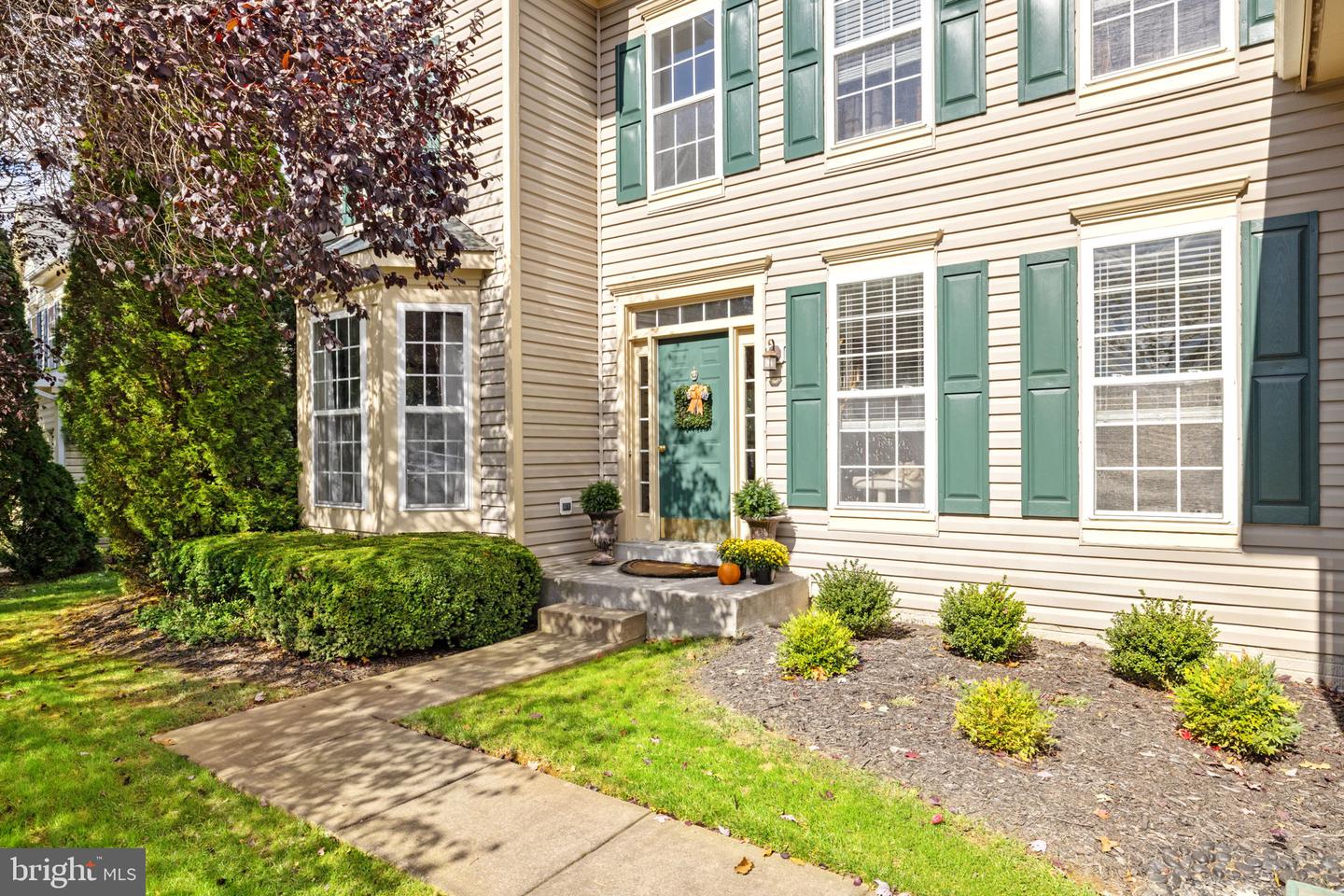 35804 PARK HEIGHTS CIR, ROUND HILL, Virginia 20141, 5 Bedrooms Bedrooms, ,3 BathroomsBathrooms,Residential,For sale,35804 PARK HEIGHTS CIR,VALO2109016 MLS # VALO2109016 35804 PARK HEIGHTS CIR, ROUND HILL, Virginia 20141, 5 Bedrooms Bedrooms, ,3 BathroomsBathrooms,Residential,For sale,35804 PARK HEIGHTS CIR,VALO2109016 MLS # VALO2109016