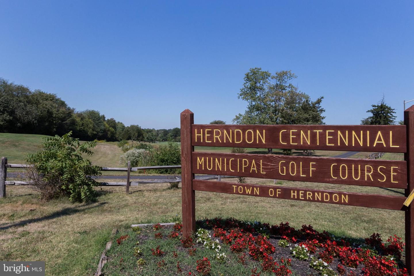1127 SHANNON PL, HERNDON, Virginia 20170, 3 Bedrooms Bedrooms, ,2 BathroomsBathrooms,Residential,For sale,1127 SHANNON PL,VAFX2274792 MLS # VAFX2274792 1127 SHANNON PL, HERNDON, Virginia 20170, 3 Bedrooms Bedrooms, ,2 BathroomsBathrooms,Residential,For sale,1127 SHANNON PL,VAFX2274792 MLS # VAFX2274792