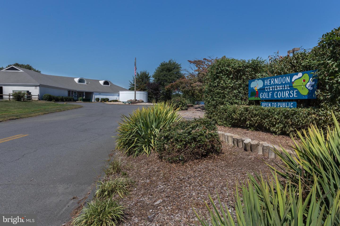 1127 SHANNON PL, HERNDON, Virginia 20170, 3 Bedrooms Bedrooms, ,2 BathroomsBathrooms,Residential,For sale,1127 SHANNON PL,VAFX2274792 MLS # VAFX2274792 1127 SHANNON PL, HERNDON, Virginia 20170, 3 Bedrooms Bedrooms, ,2 BathroomsBathrooms,Residential,For sale,1127 SHANNON PL,VAFX2274792 MLS # VAFX2274792