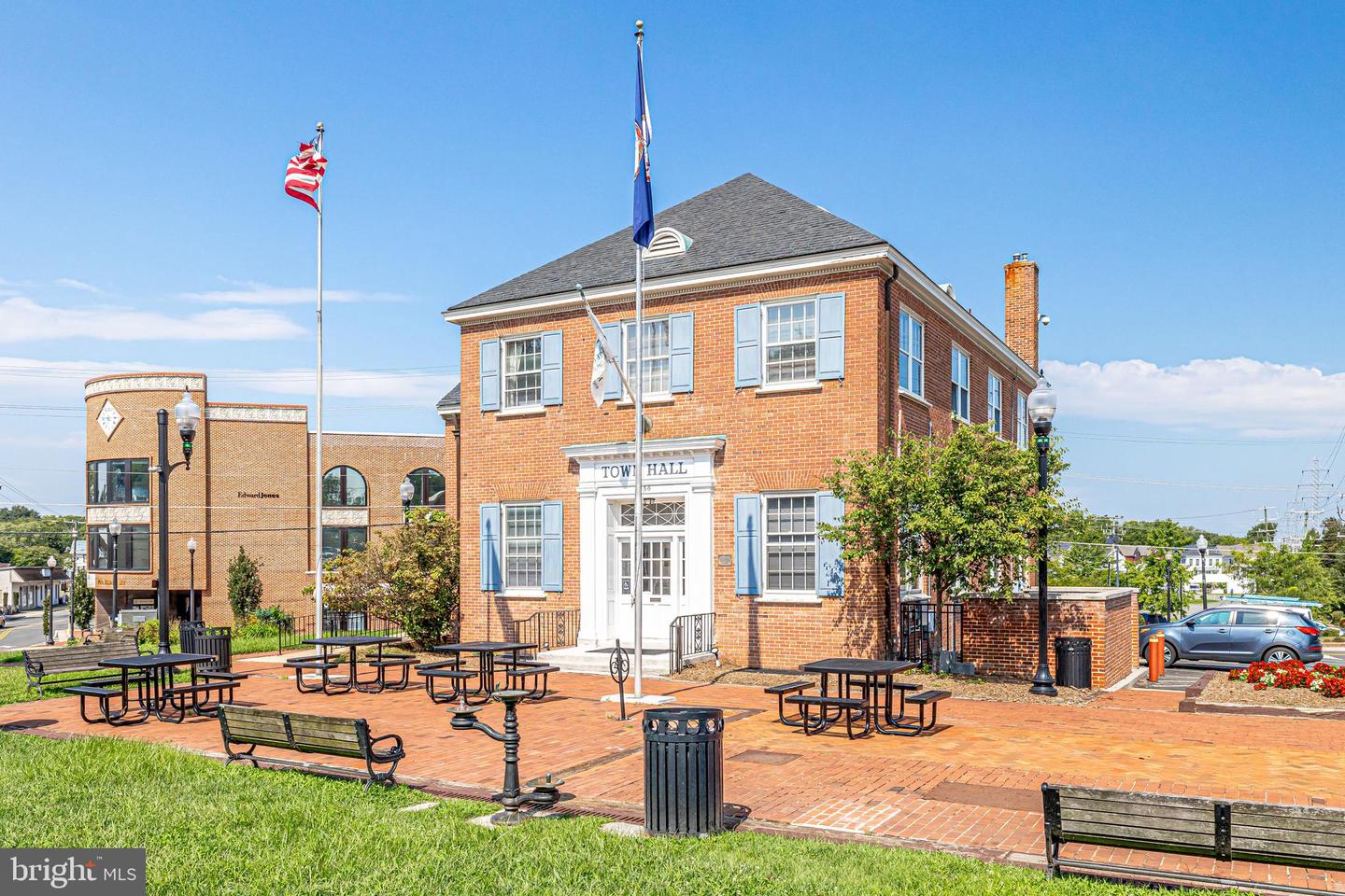 1127 SHANNON PL, HERNDON, Virginia 20170, 3 Bedrooms Bedrooms, ,2 BathroomsBathrooms,Residential,For sale,1127 SHANNON PL,VAFX2274792 MLS # VAFX2274792 1127 SHANNON PL, HERNDON, Virginia 20170, 3 Bedrooms Bedrooms, ,2 BathroomsBathrooms,Residential,For sale,1127 SHANNON PL,VAFX2274792 MLS # VAFX2274792