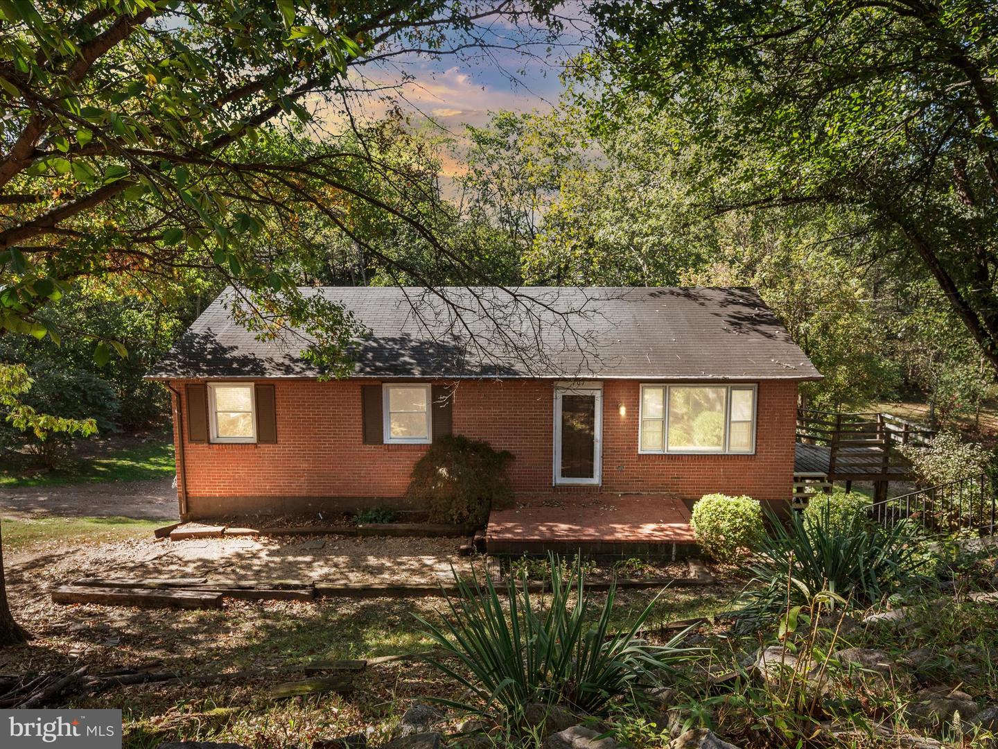 107 DALE CT, WINCHESTER, Virginia 22602, 4 Bedrooms Bedrooms, ,2 BathroomsBathrooms,Residential,For sale,107 DALE CT,VAFV2037592 MLS # VAFV2037592 107 DALE CT, WINCHESTER, Virginia 22602, 4 Bedrooms Bedrooms, ,2 BathroomsBathrooms,Residential,For sale,107 DALE CT,VAFV2037592 MLS # VAFV2037592