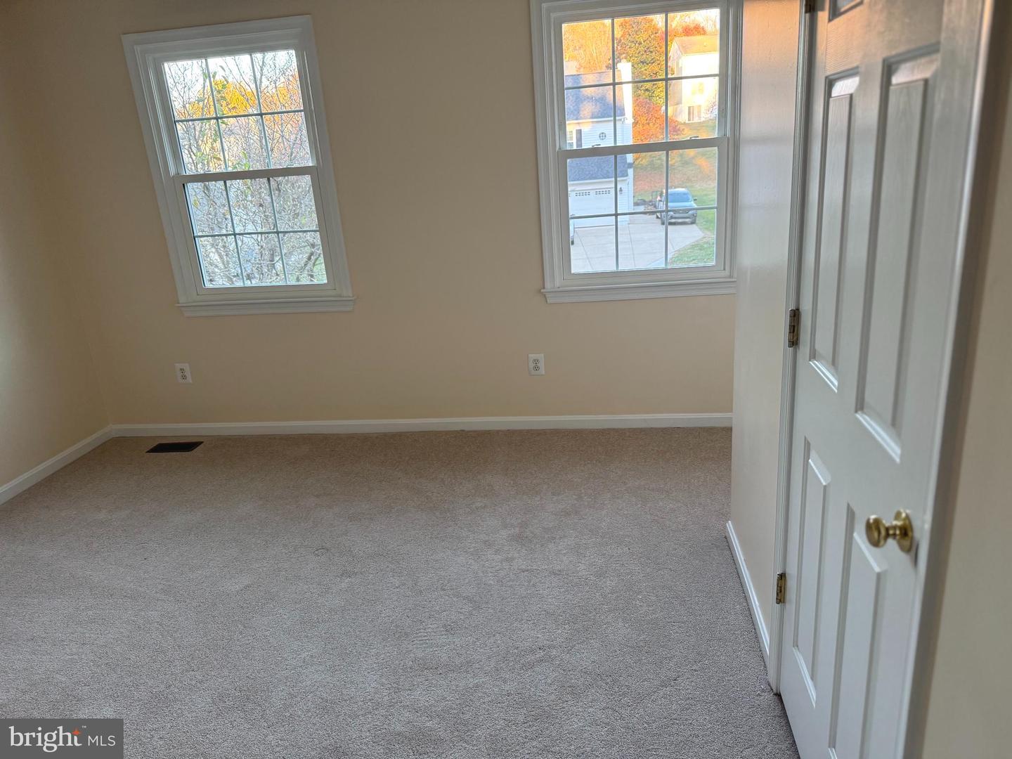 16068 HAYES LN, WOODBRIDGE, Virginia 22191, 4 Bedrooms Bedrooms, ,2 BathroomsBathrooms,Residential,For sale,16068 HAYES LN,VAPW2106676 MLS # VAPW2106676